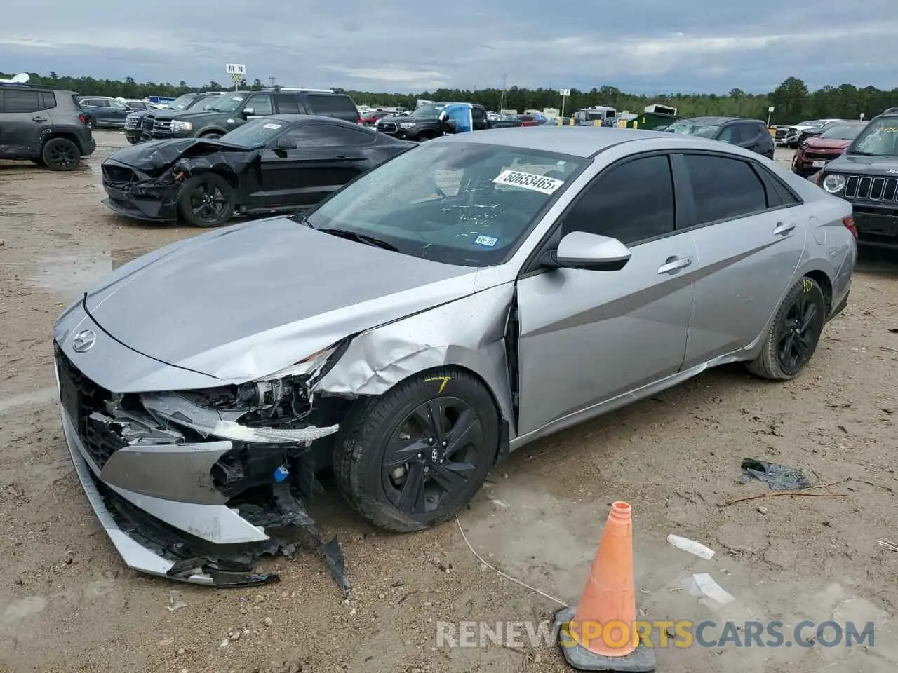 1 Photograph of a damaged car 5NPLM4AG0NH066742 HYUNDAI ELANTRA 2022