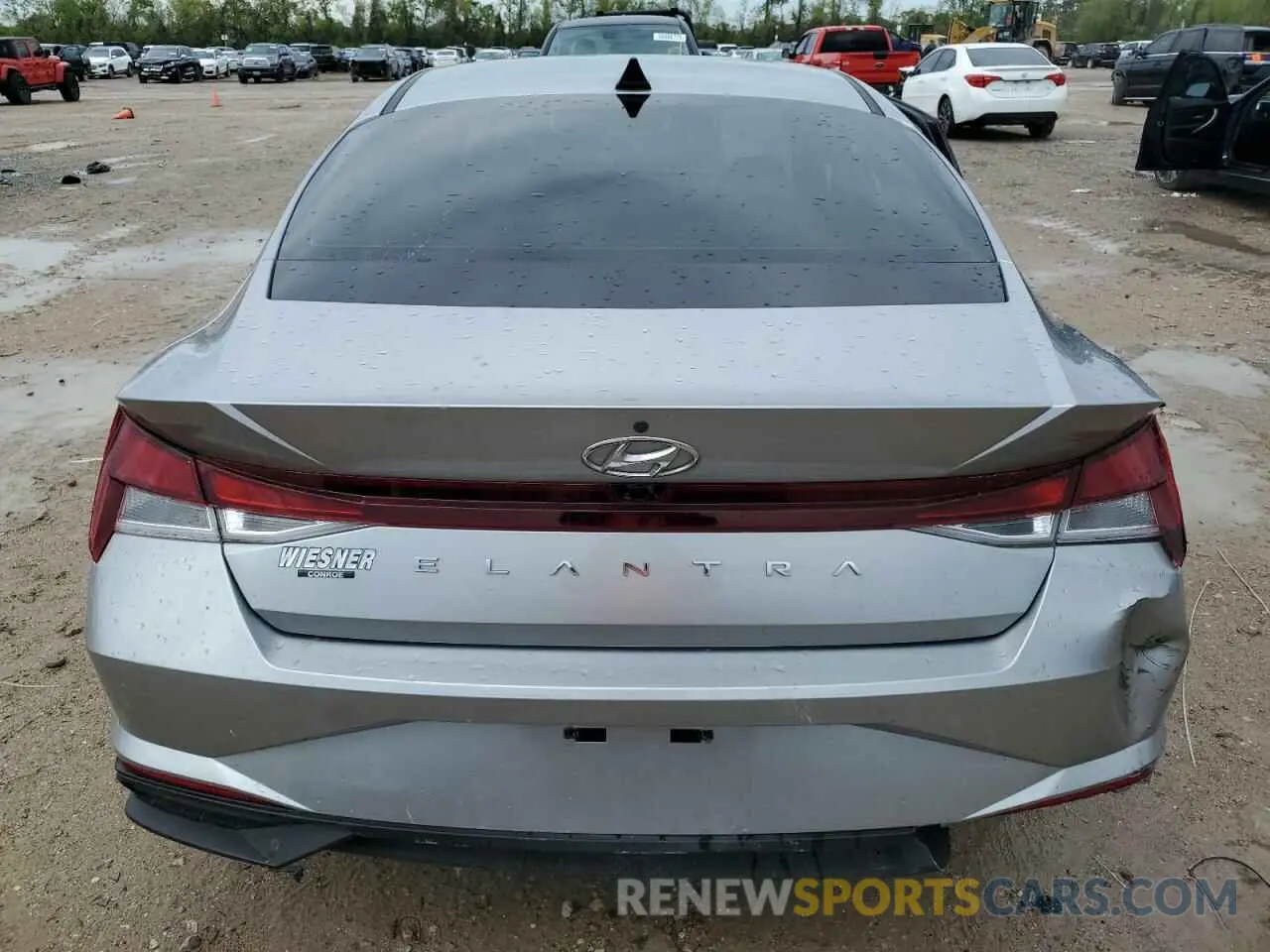 6 Photograph of a damaged car 5NPLM4AG0NH066742 HYUNDAI ELANTRA 2022