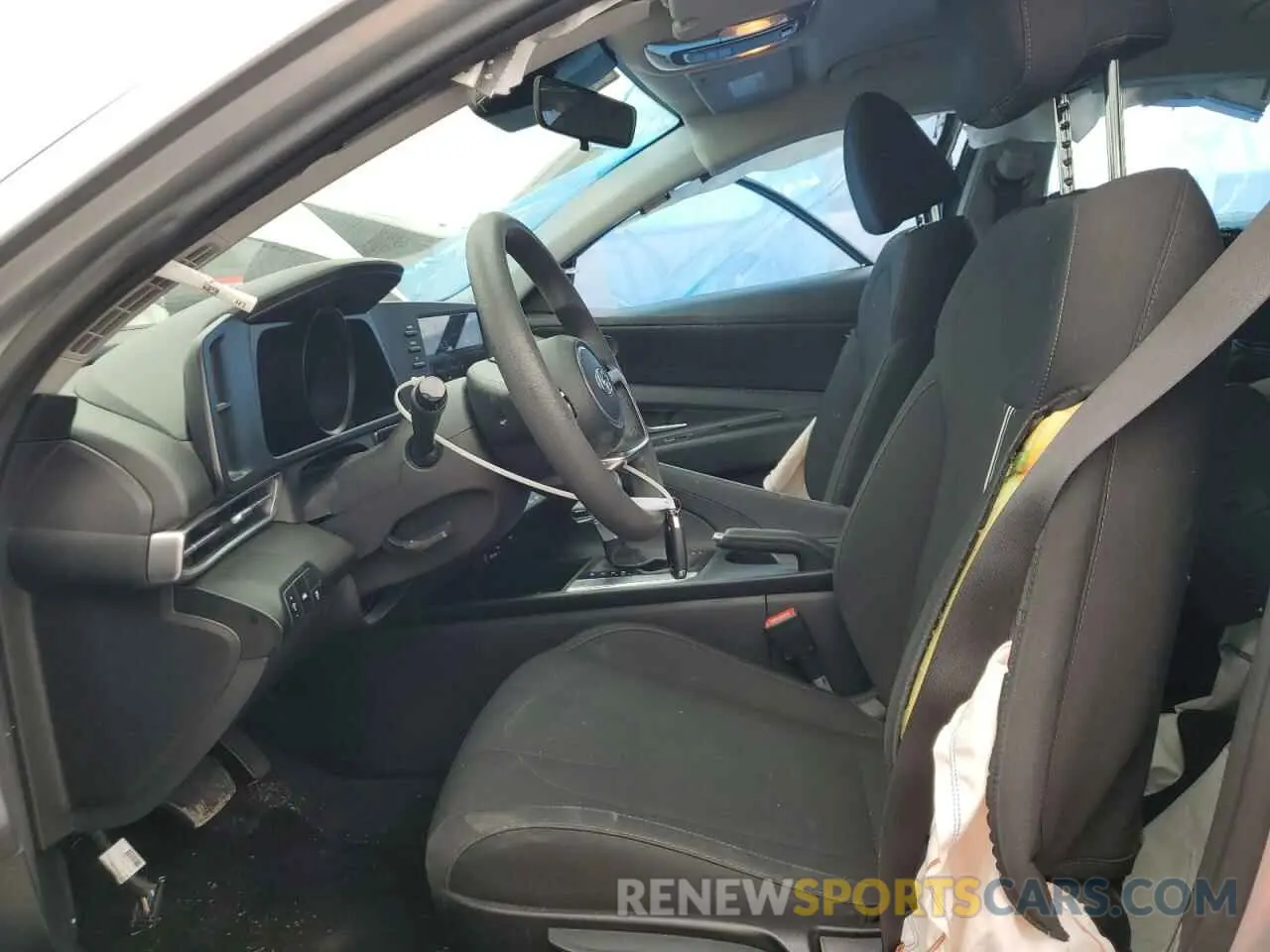 7 Photograph of a damaged car 5NPLM4AG0NH066742 HYUNDAI ELANTRA 2022
