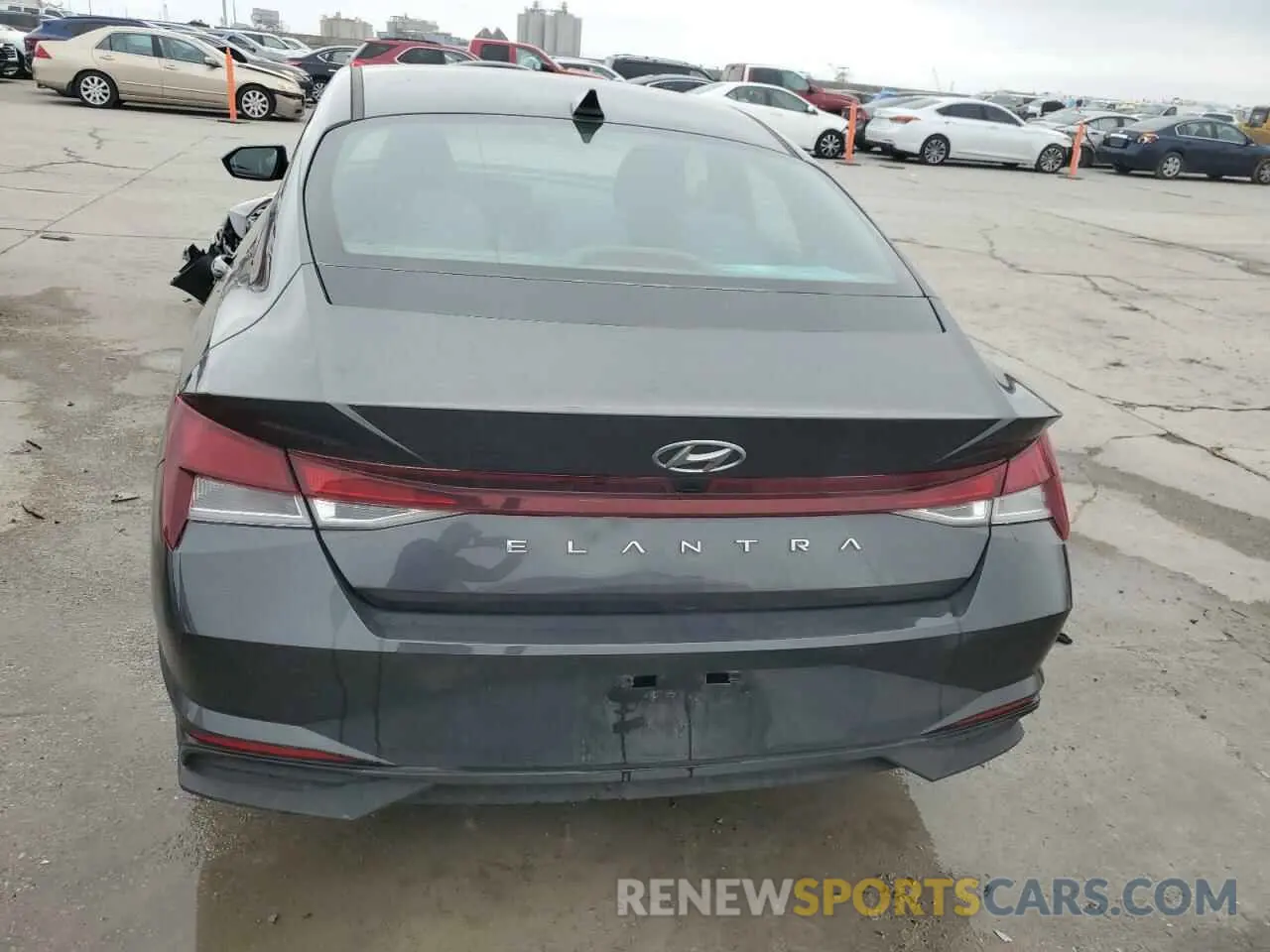 6 Photograph of a damaged car 5NPLM4AG0NH077563 HYUNDAI ELANTRA 2022