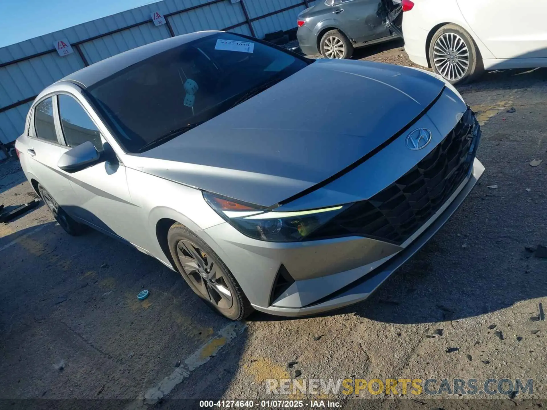 1 Photograph of a damaged car 5NPLM4AG1NH059086 HYUNDAI ELANTRA 2022