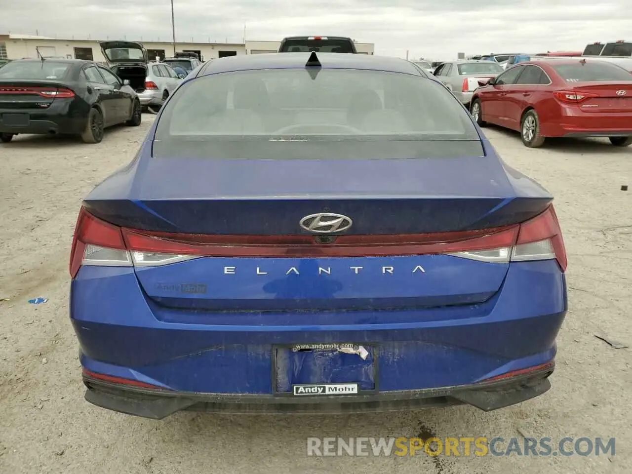 6 Photograph of a damaged car 5NPLM4AG1NH060755 HYUNDAI ELANTRA 2022