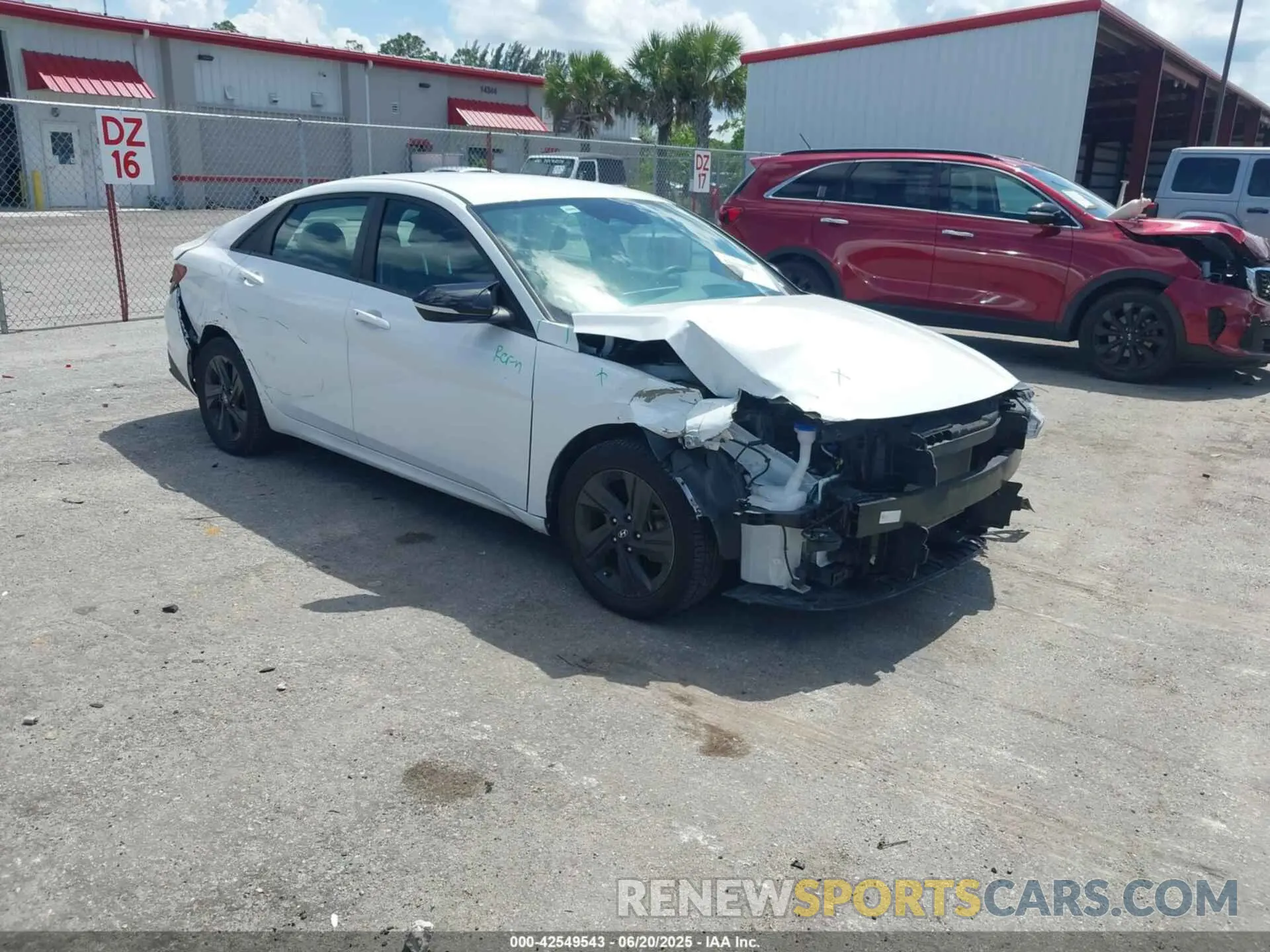 1 Фотография поврежденного автомобиля 5NPLM4AG1NH071643 HYUNDAI ELANTRA 2022