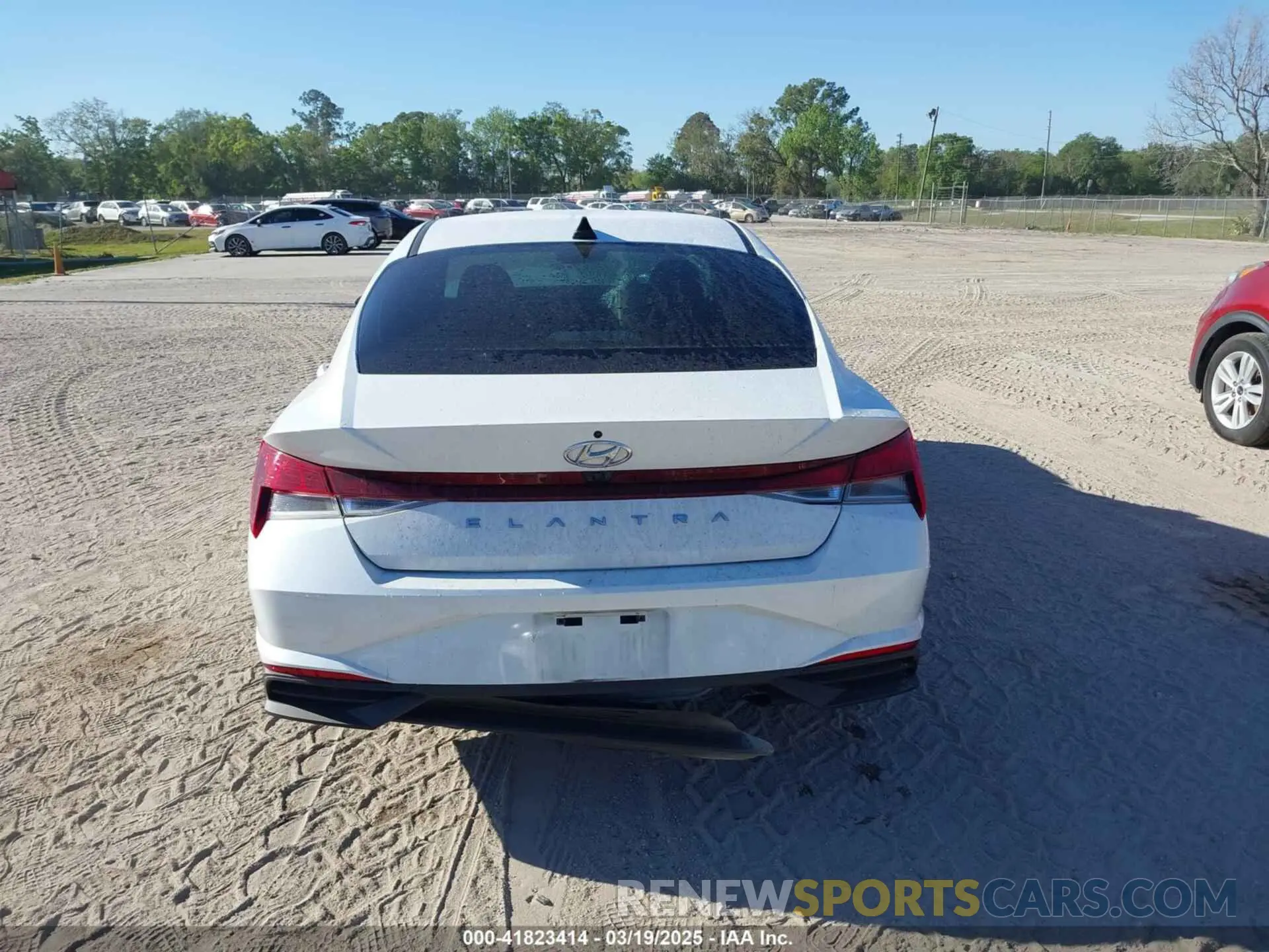 16 Фотография поврежденного автомобиля 5NPLM4AG2NH060005 HYUNDAI ELANTRA 2022