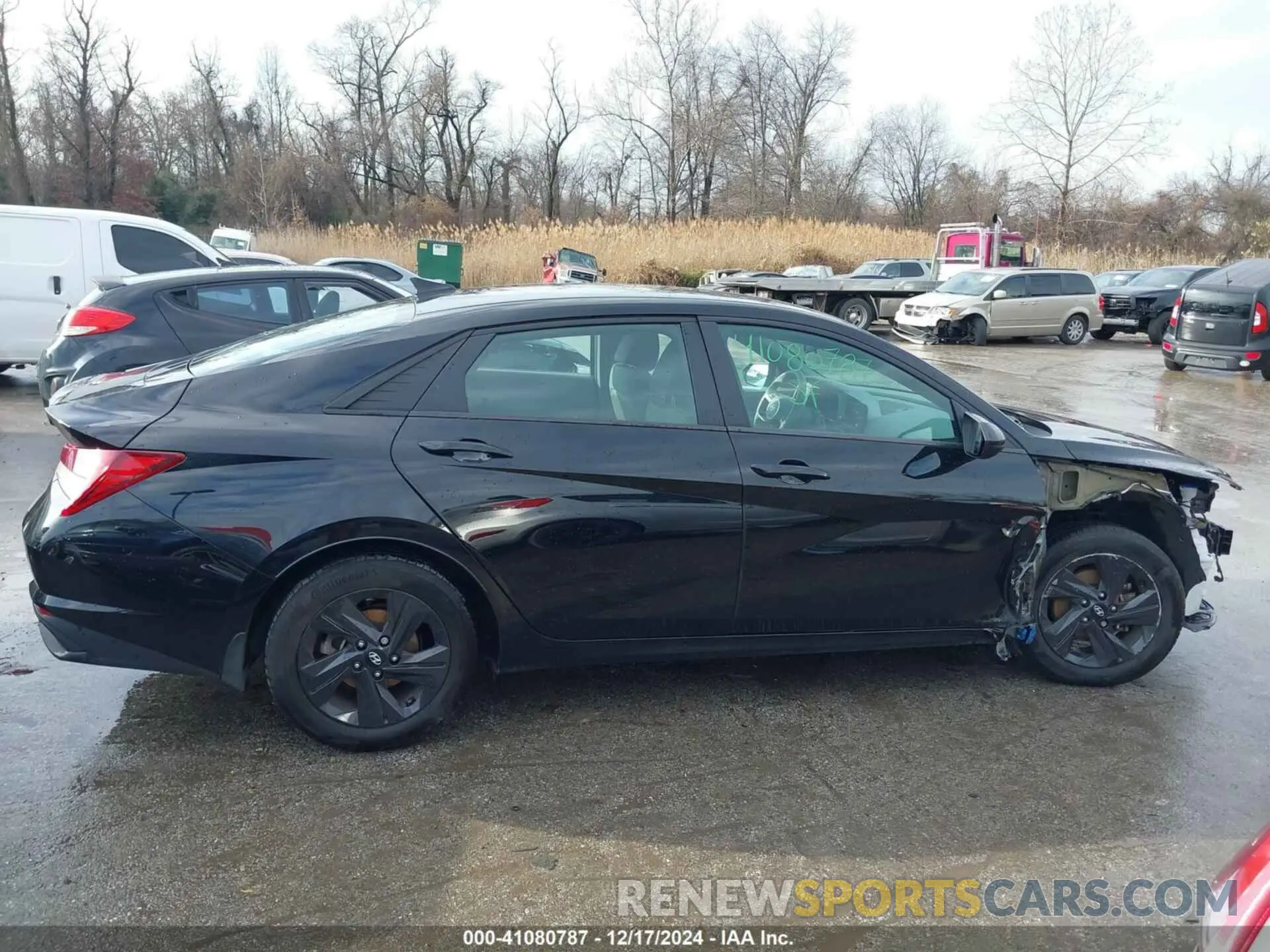 14 Photograph of a damaged car 5NPLM4AG2NH086054 HYUNDAI ELANTRA 2022