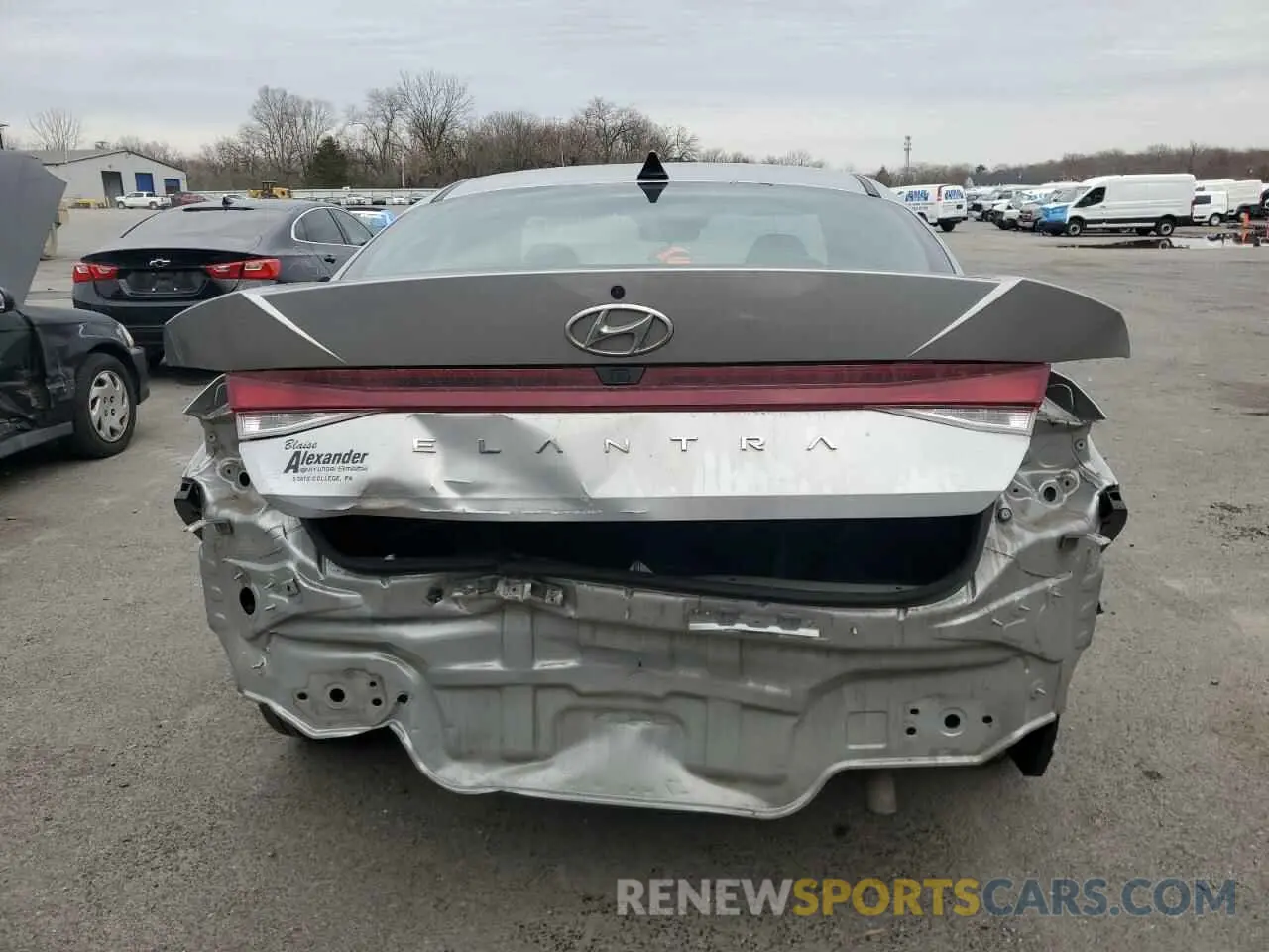 6 Photograph of a damaged car 5NPLM4AG3NH078755 HYUNDAI ELANTRA 2022