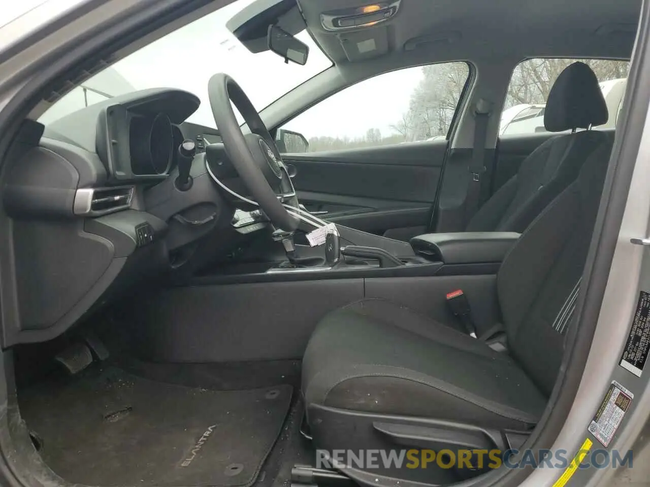7 Photograph of a damaged car 5NPLM4AG3NH078755 HYUNDAI ELANTRA 2022