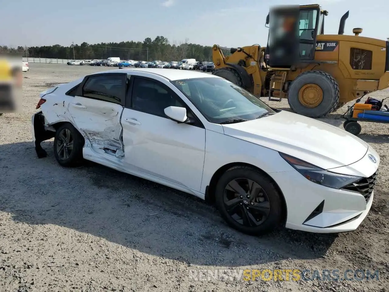 4 Photograph of a damaged car 5NPLM4AG4NH053217 HYUNDAI ELANTRA 2022