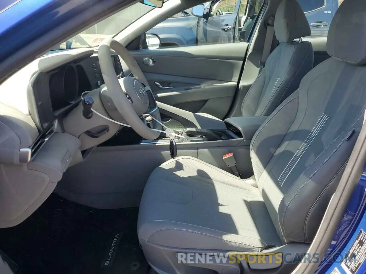 7 Photograph of a damaged car 5NPLM4AG5NH074965 HYUNDAI ELANTRA 2022