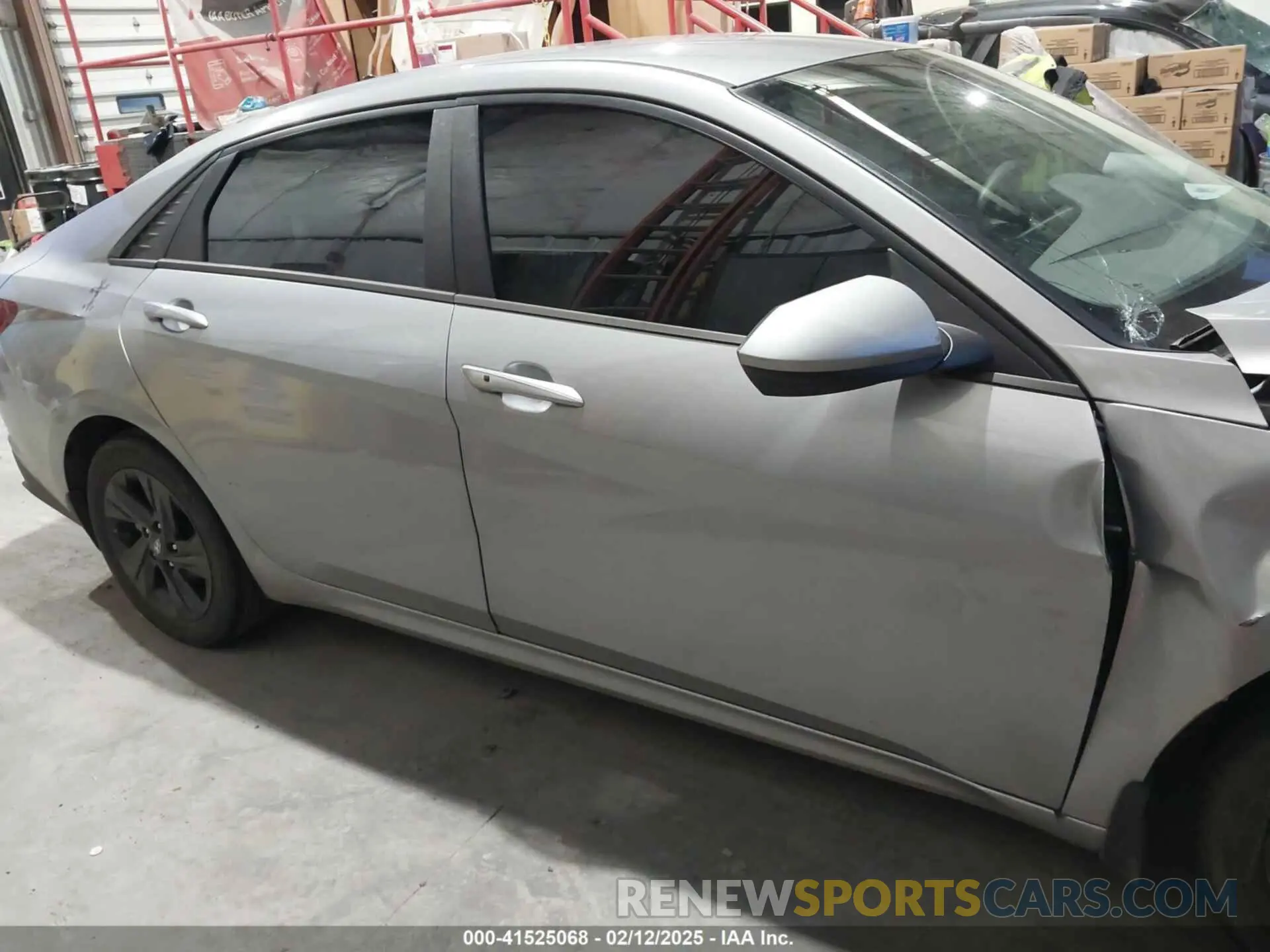 14 Photograph of a damaged car 5NPLM4AG6NH062680 HYUNDAI ELANTRA 2022