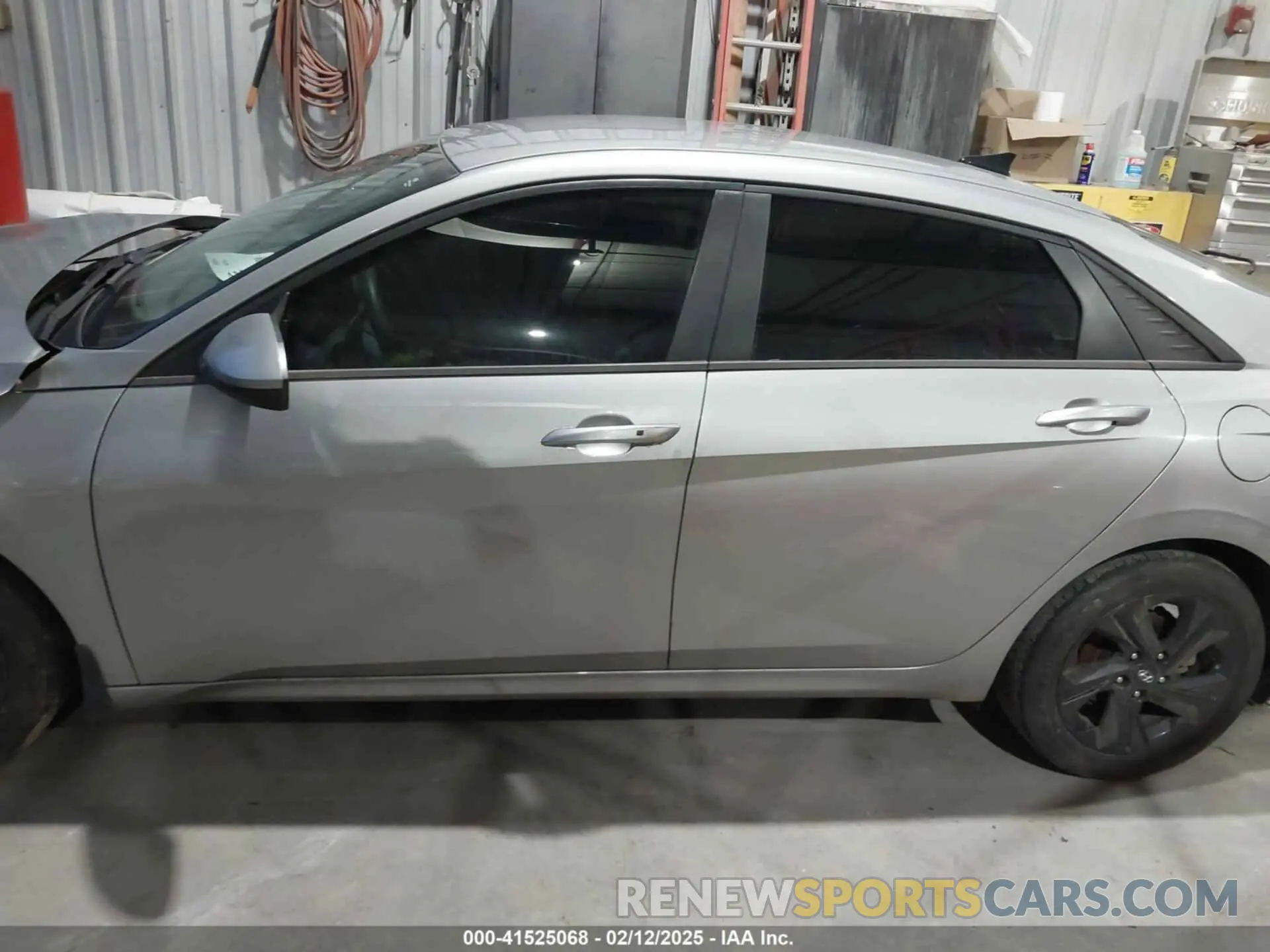 15 Photograph of a damaged car 5NPLM4AG6NH062680 HYUNDAI ELANTRA 2022