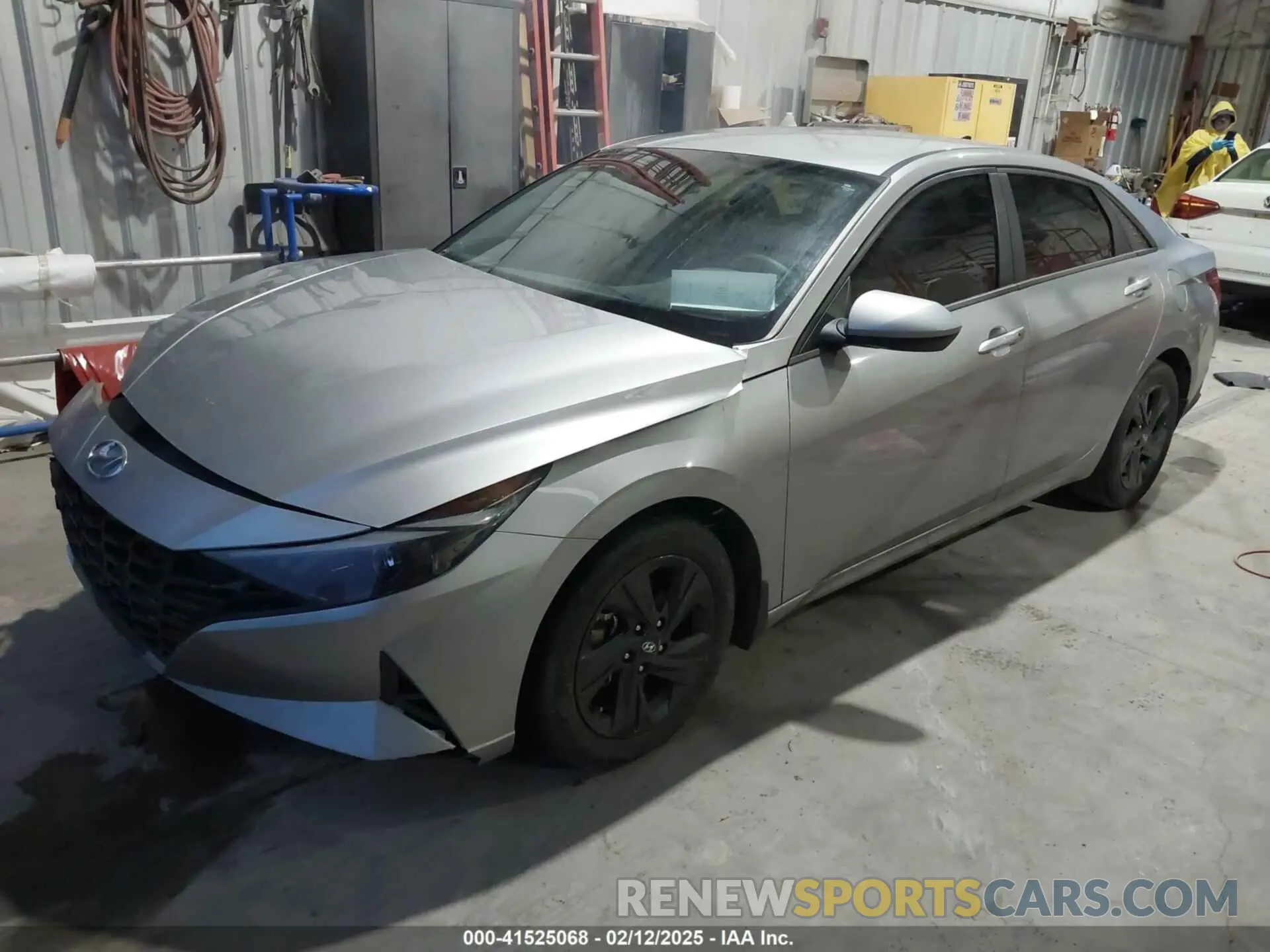2 Photograph of a damaged car 5NPLM4AG6NH062680 HYUNDAI ELANTRA 2022