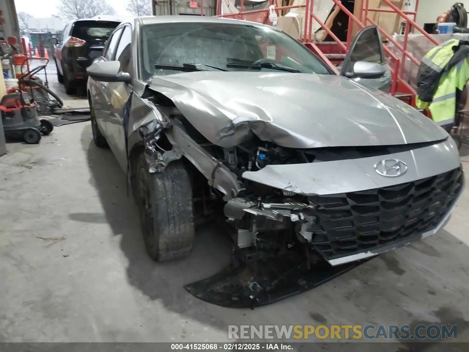 6 Photograph of a damaged car 5NPLM4AG6NH062680 HYUNDAI ELANTRA 2022