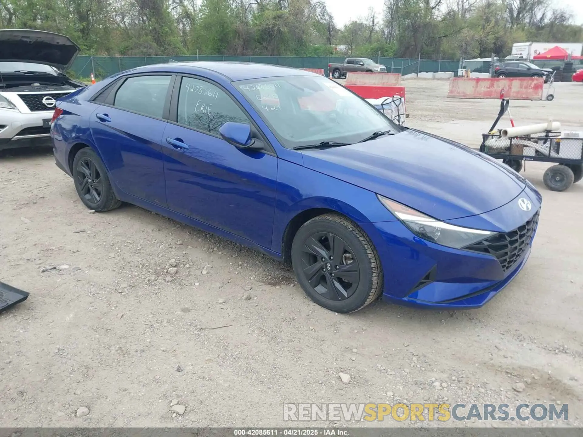 1 Photograph of a damaged car 5NPLM4AG6NH076238 HYUNDAI ELANTRA 2022