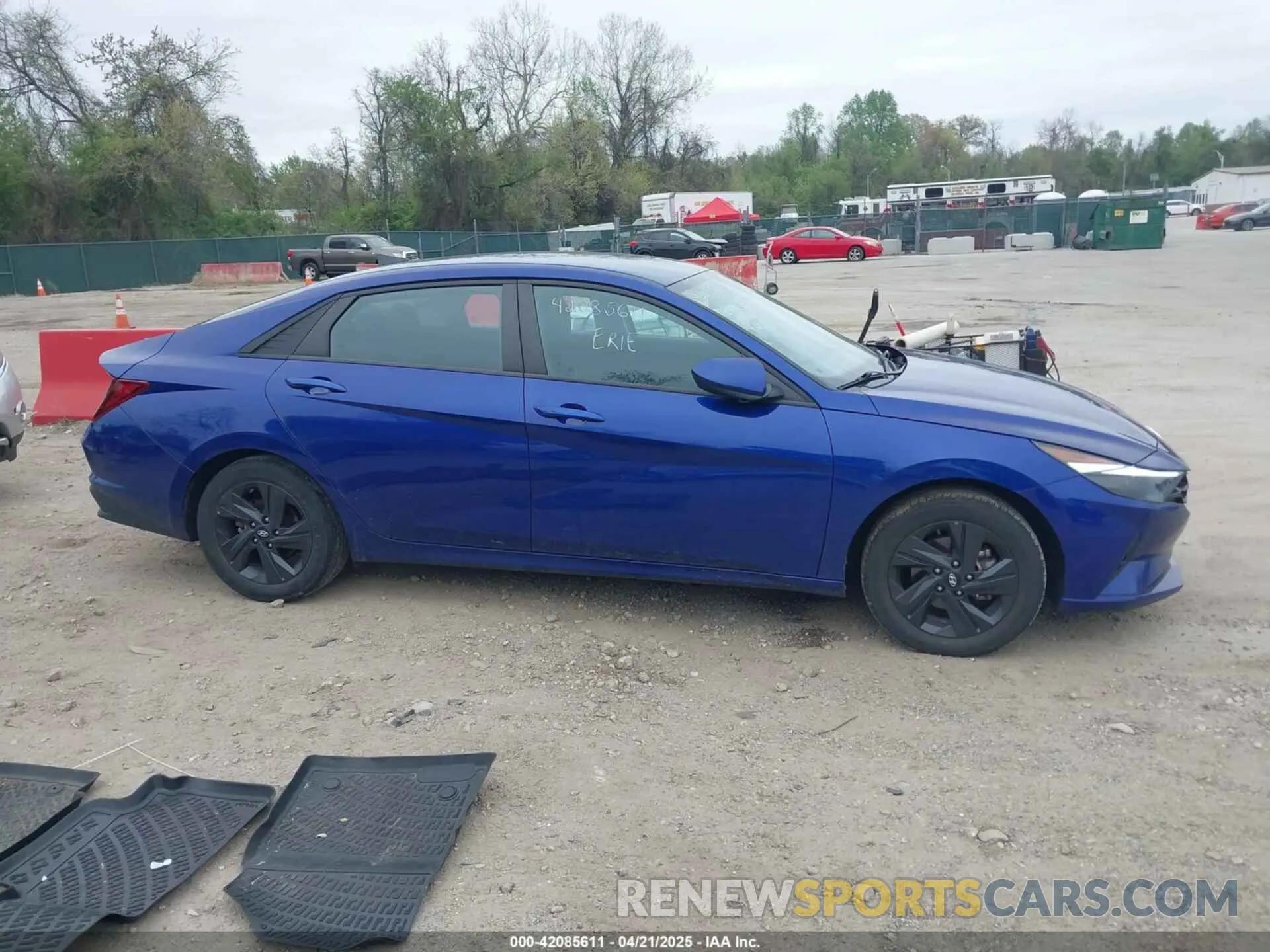 13 Photograph of a damaged car 5NPLM4AG6NH076238 HYUNDAI ELANTRA 2022