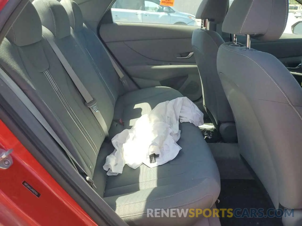 10 Photograph of a damaged car 5NPLM4AG6NH079026 HYUNDAI ELANTRA 2022