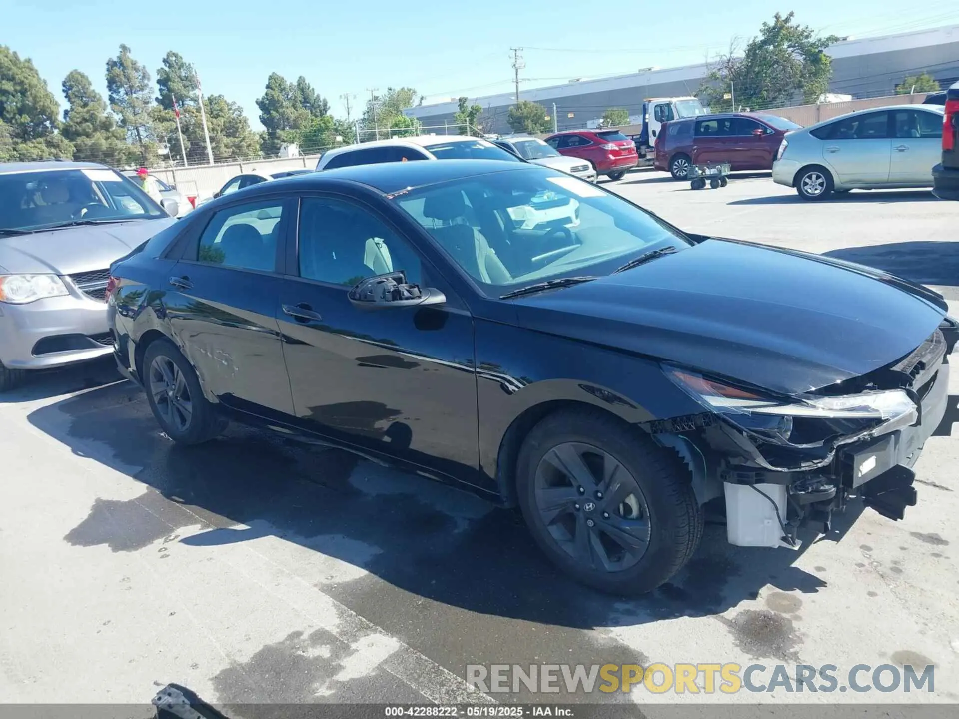 1 Photograph of a damaged car 5NPLM4AG7NH068312 HYUNDAI ELANTRA 2022