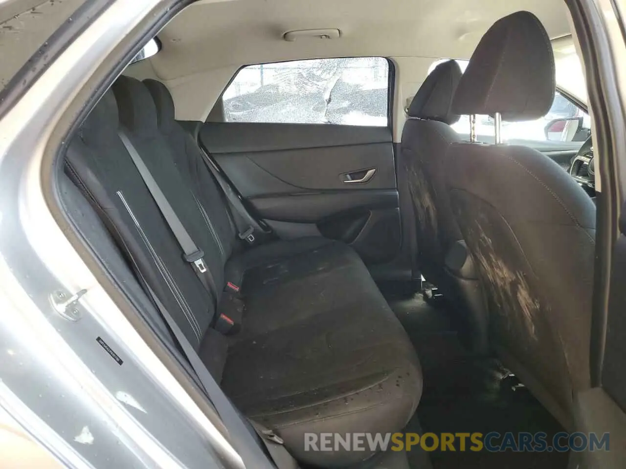 10 Photograph of a damaged car 5NPLM4AG9NH059188 HYUNDAI ELANTRA 2022