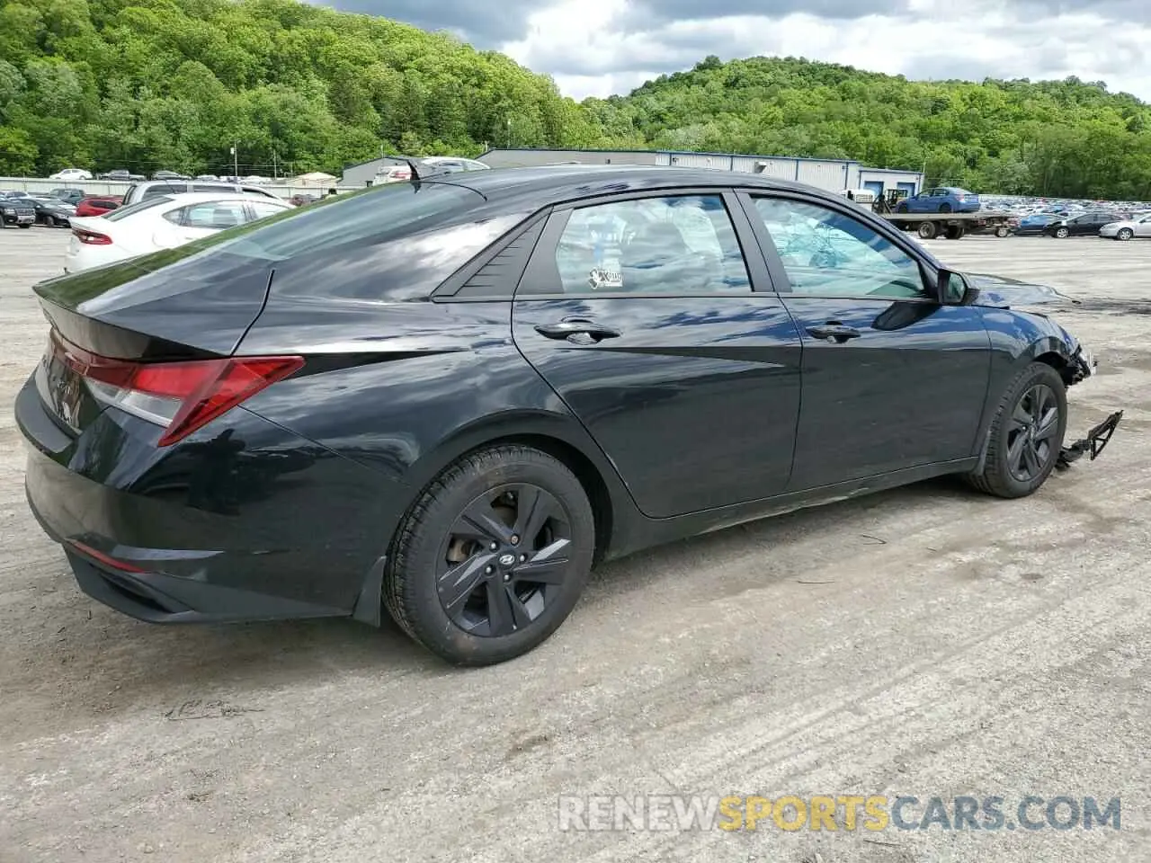 3 Photograph of a damaged car 5NPLM4AG9NH064536 HYUNDAI ELANTRA 2022