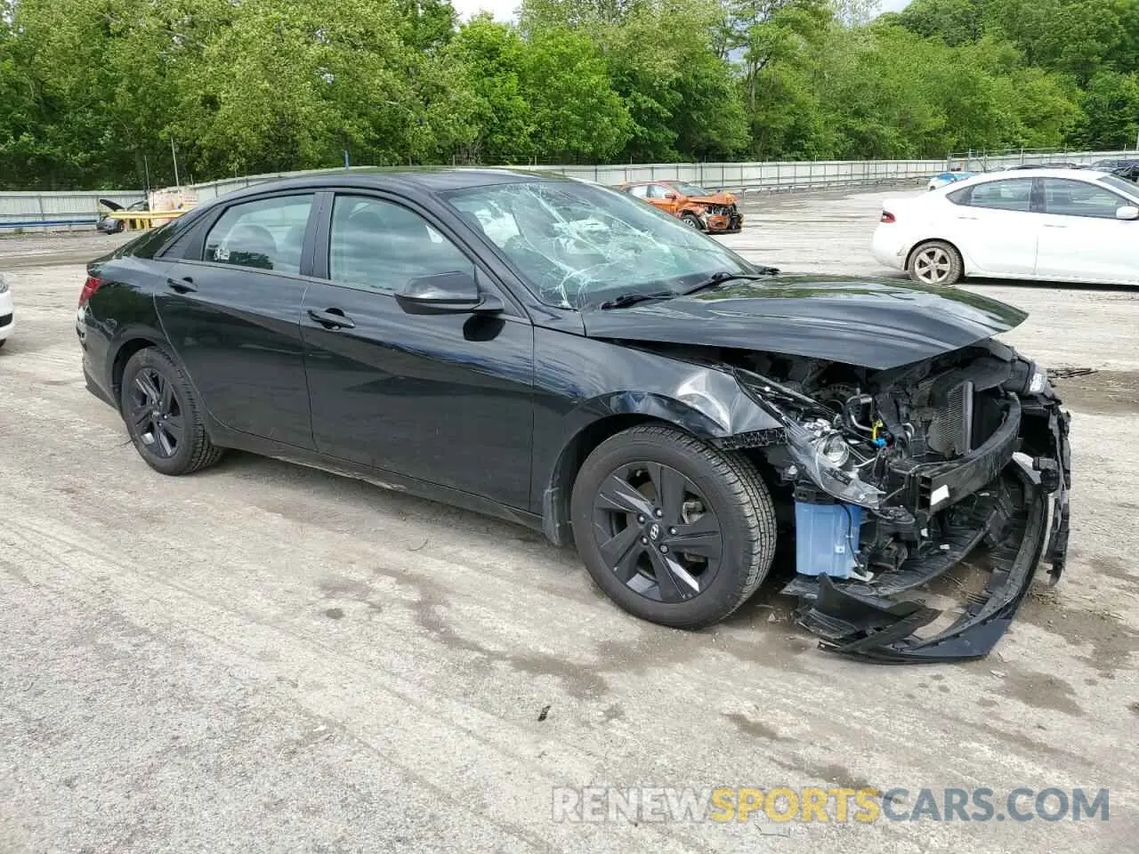 4 Photograph of a damaged car 5NPLM4AG9NH064536 HYUNDAI ELANTRA 2022