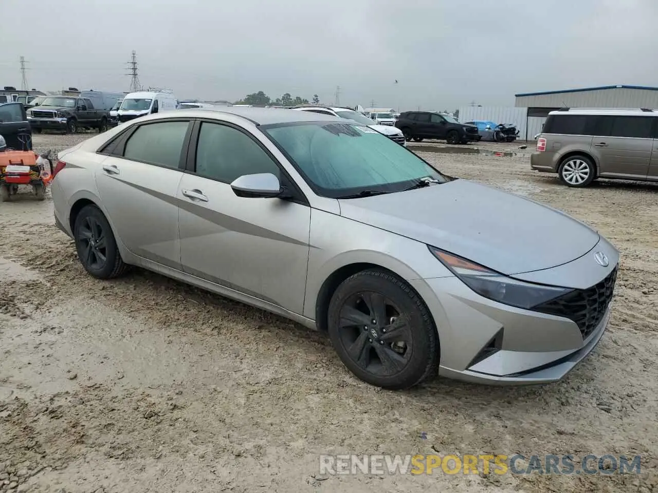 4 Photograph of a damaged car 5NPLM4AGXNH055070 HYUNDAI ELANTRA 2022