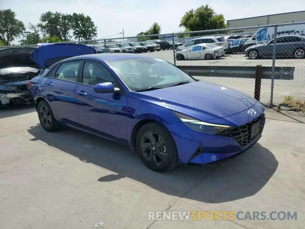 4 Photograph of a damaged car 5NPLM4AGXNH077442 HYUNDAI ELANTRA 2022
