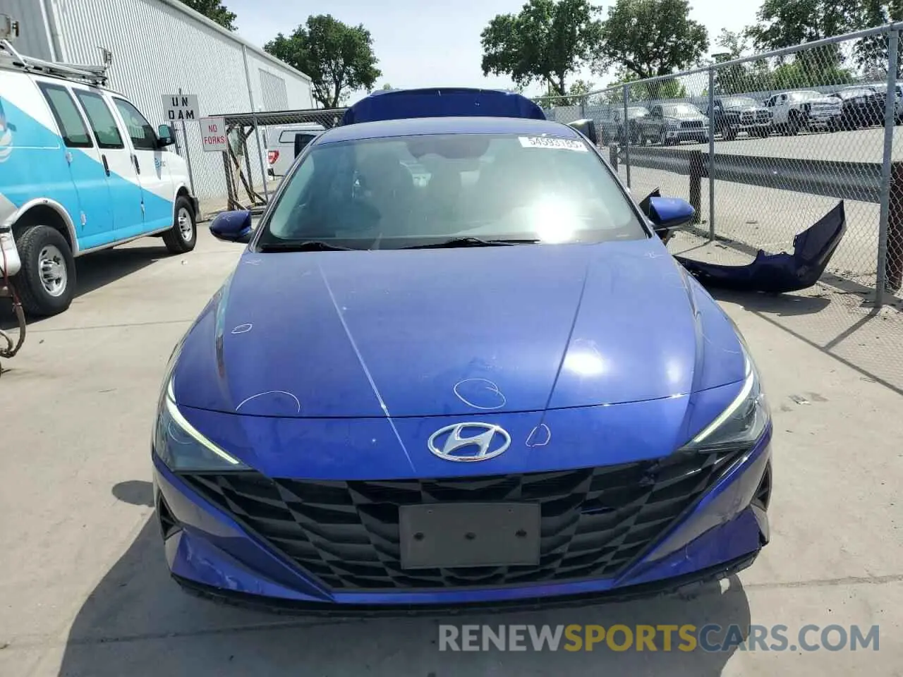 5 Photograph of a damaged car 5NPLM4AGXNH077442 HYUNDAI ELANTRA 2022