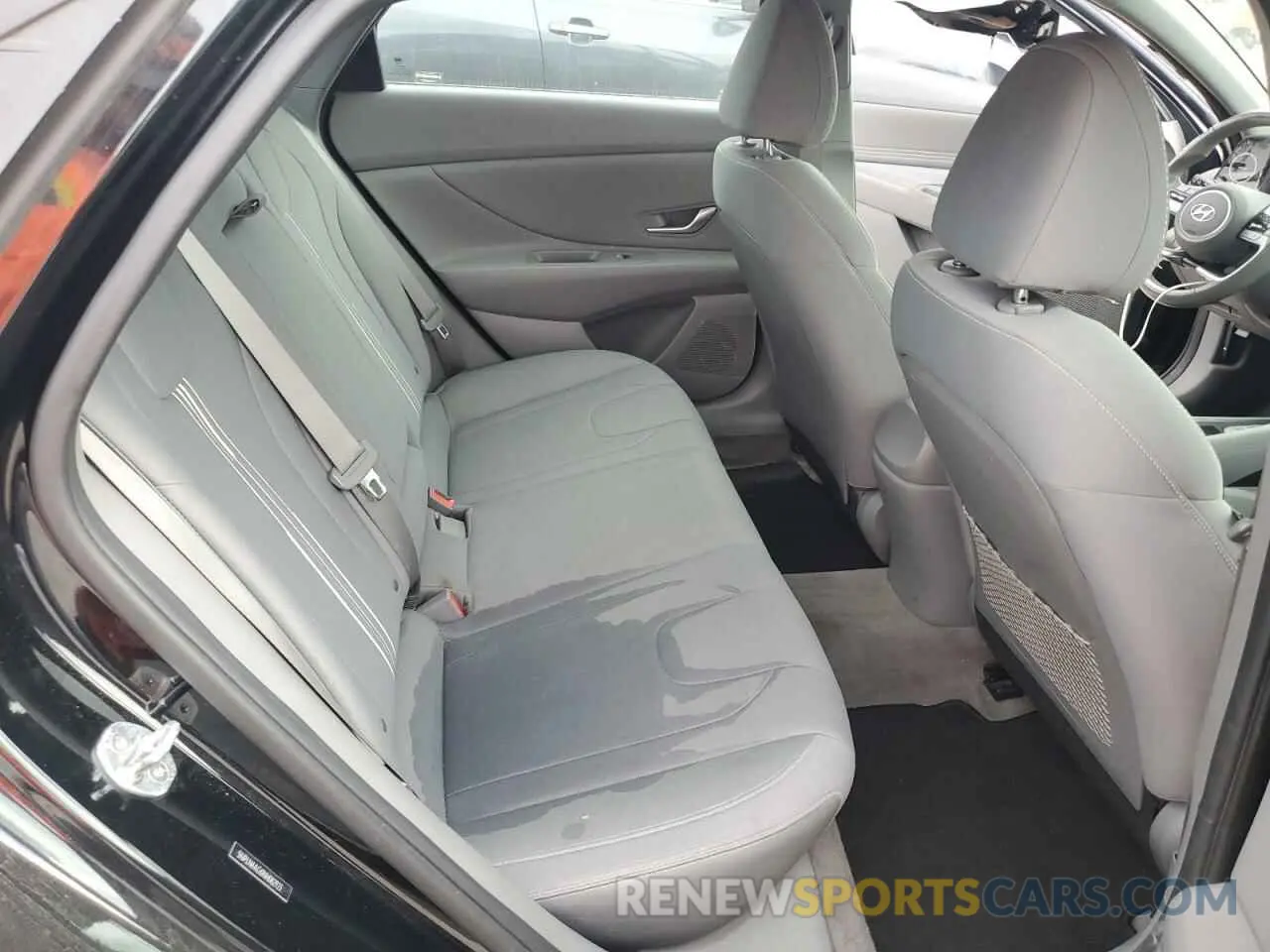 10 Photograph of a damaged car 5NPLN4AG0NH082923 HYUNDAI ELANTRA 2022