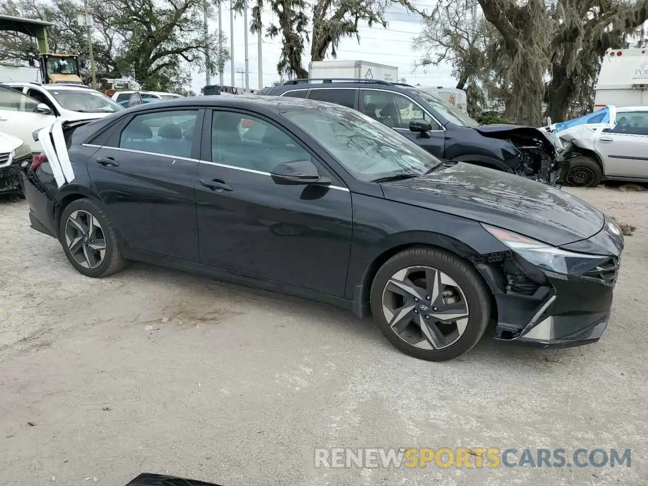 4 Photograph of a damaged car 5NPLN4AG0NH082923 HYUNDAI ELANTRA 2022
