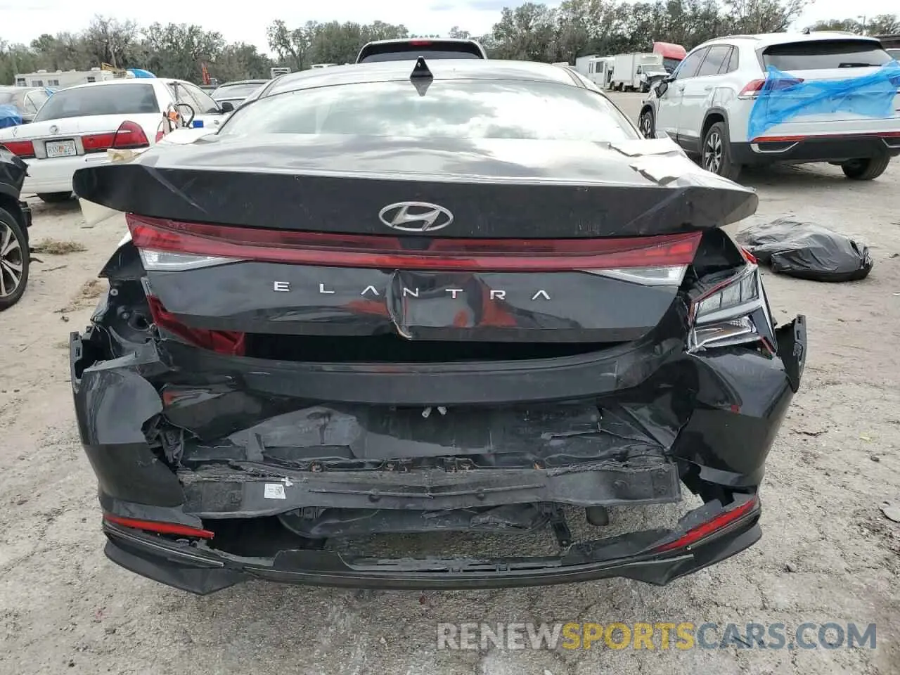 6 Photograph of a damaged car 5NPLN4AG0NH082923 HYUNDAI ELANTRA 2022