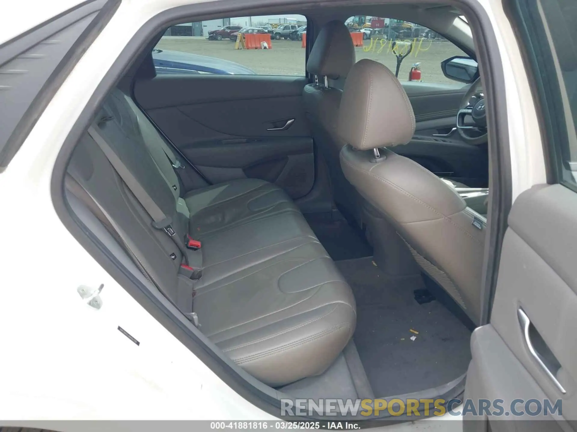 8 Photograph of a damaged car 5NPLN4AG4NH067308 HYUNDAI ELANTRA 2022