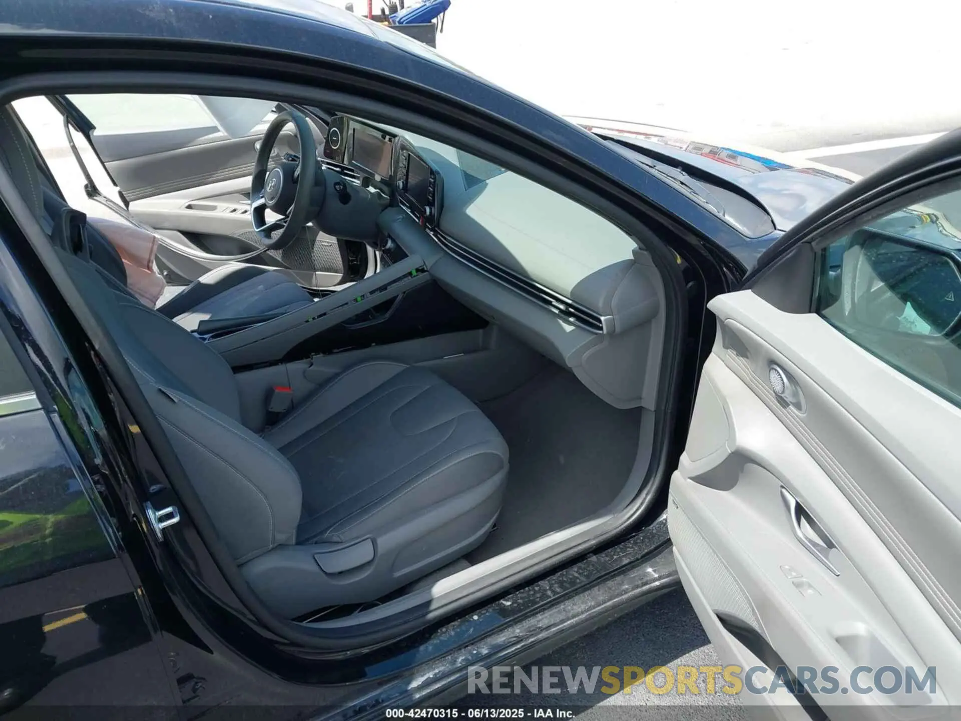 5 Photograph of a damaged car 5NPLN4AG5NH073313 HYUNDAI ELANTRA 2022