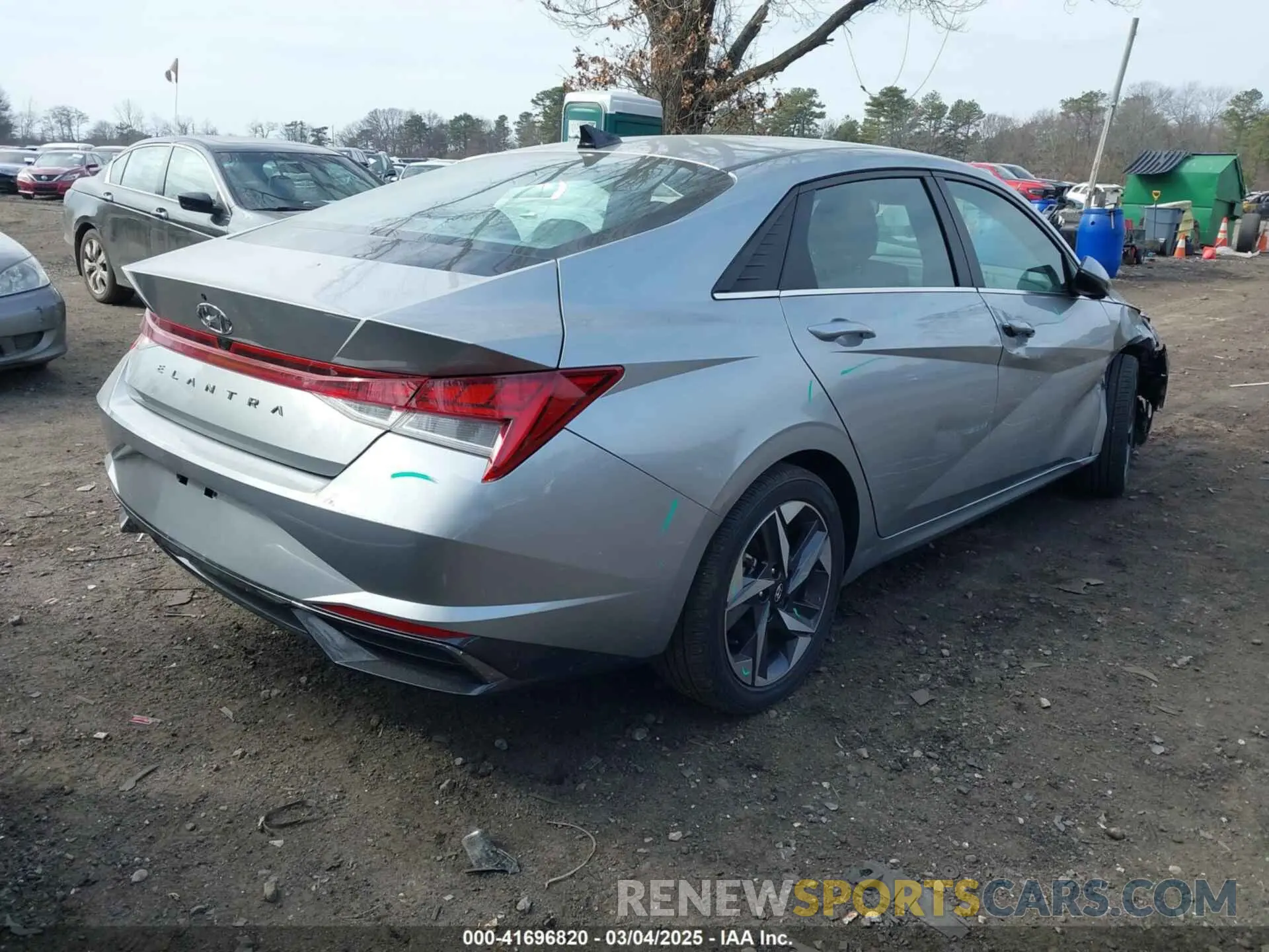 4 Photograph of a damaged car 5NPLN4AG5NH074106 HYUNDAI ELANTRA 2022