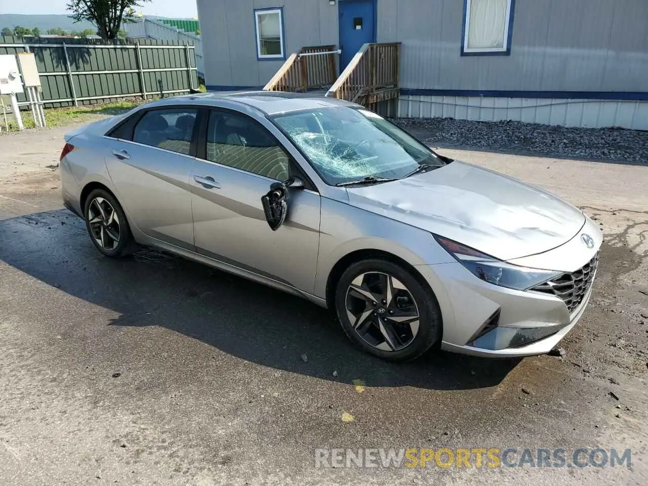 4 Photograph of a damaged car 5NPLN4AG7NH056139 HYUNDAI ELANTRA 2022