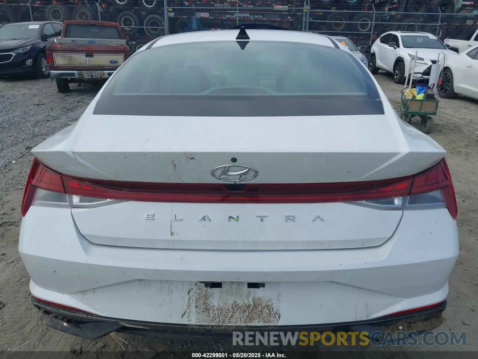 16 Photograph of a damaged car 5NPLN4AG7NH068727 HYUNDAI ELANTRA 2022