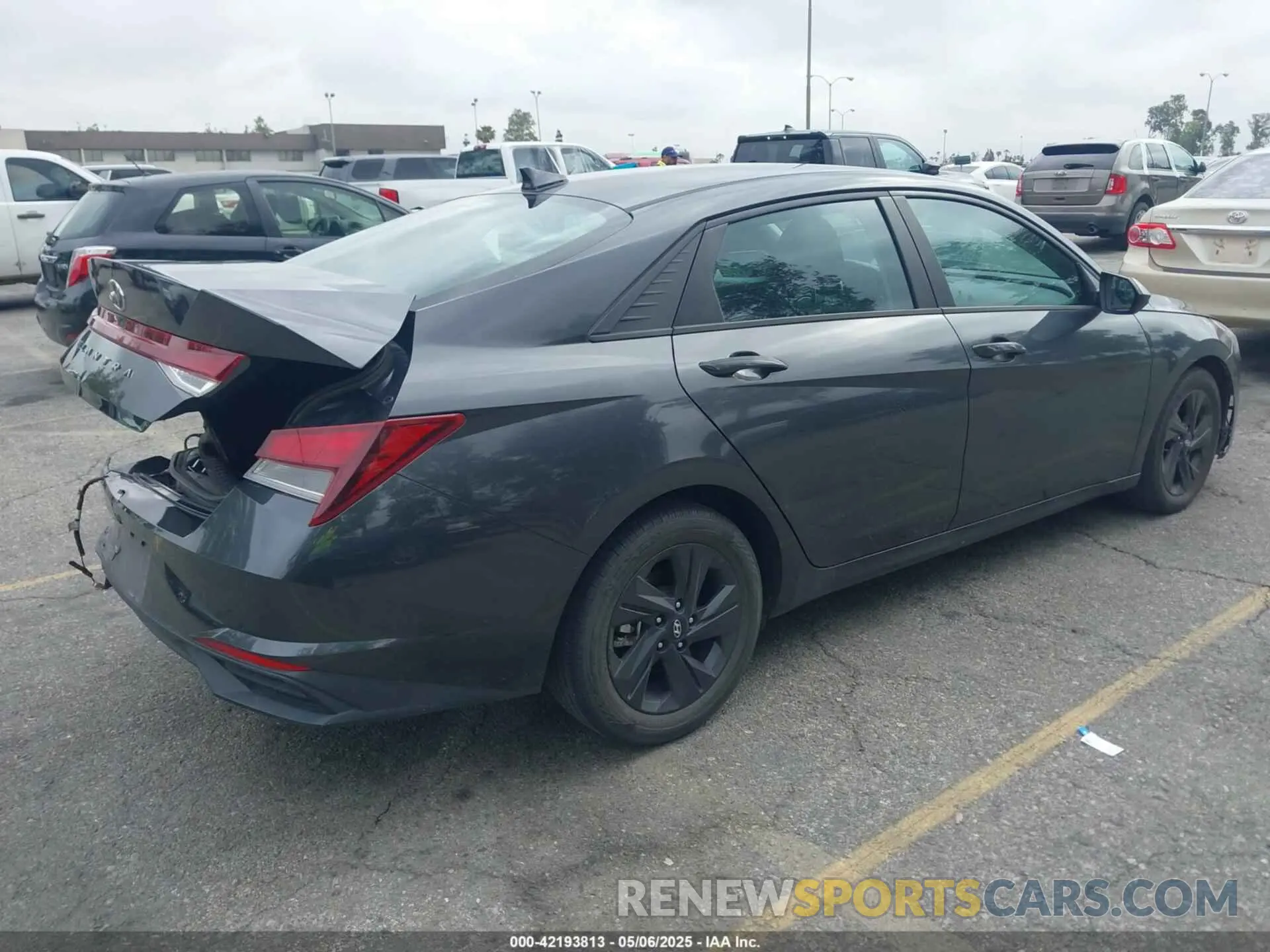 4 Фотография поврежденного автомобиля 5NPLS4AG0NH064477 HYUNDAI ELANTRA 2022