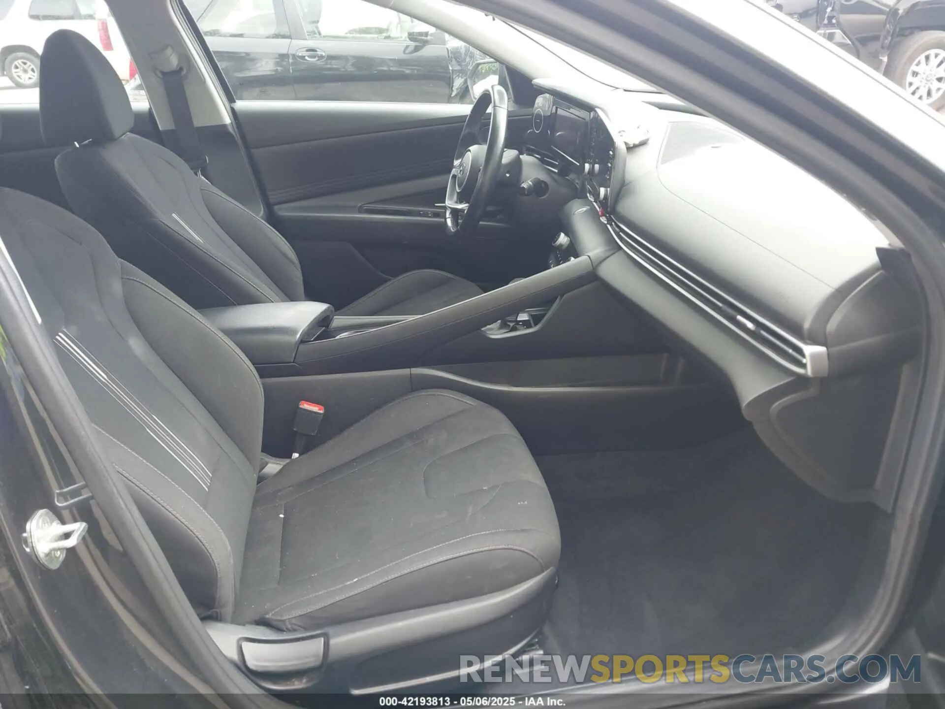 5 Фотография поврежденного автомобиля 5NPLS4AG0NH064477 HYUNDAI ELANTRA 2022