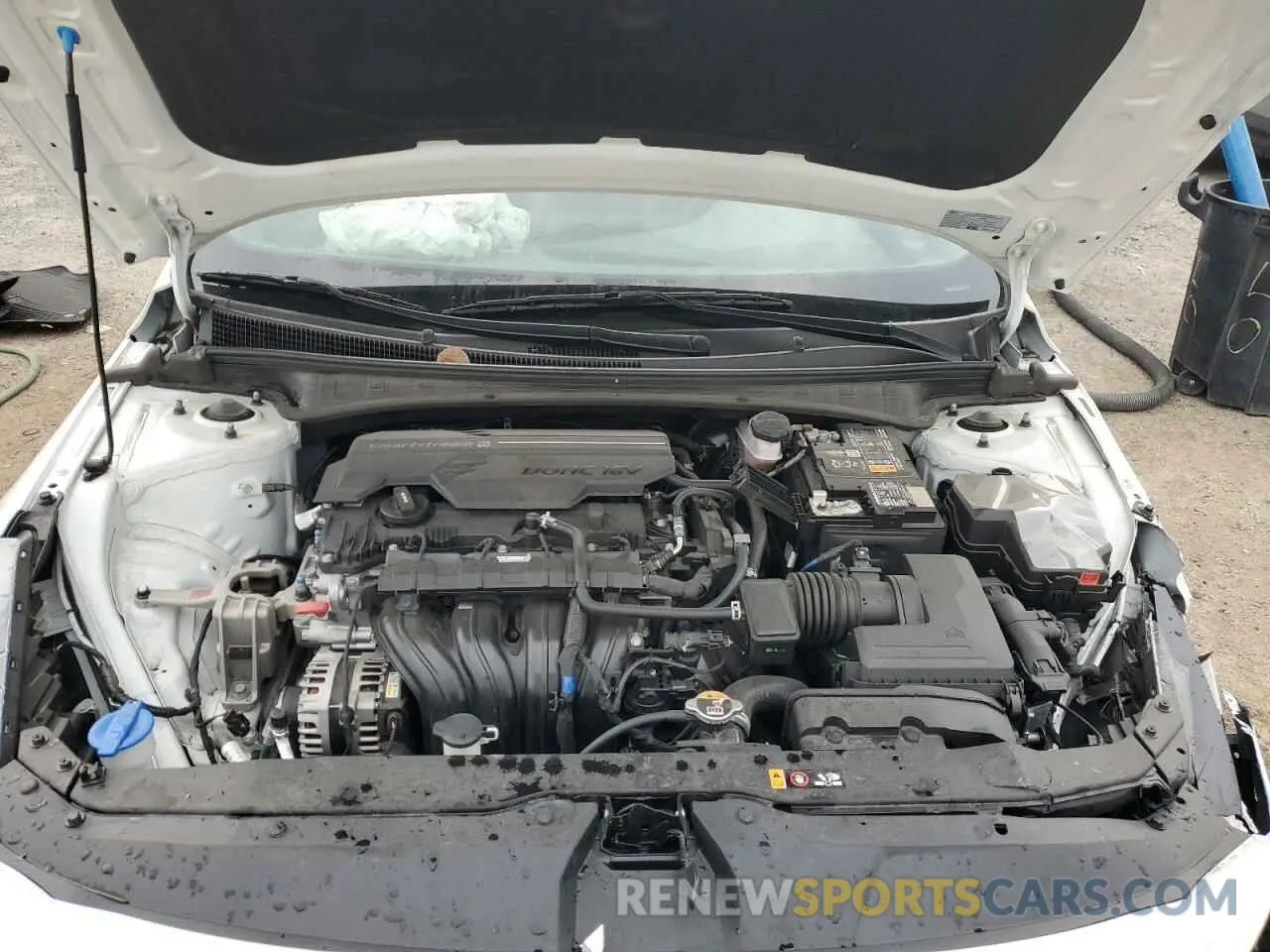 11 Photograph of a damaged car 5NPLS4AG2NH068403 HYUNDAI ELANTRA 2022