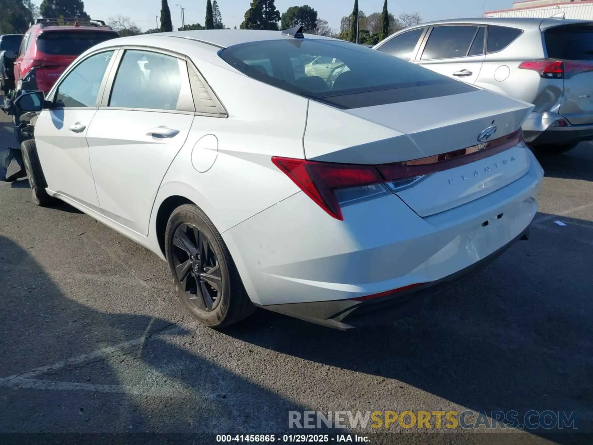 3 Фотография поврежденного автомобиля 5NPLS4AG3NH077191 HYUNDAI ELANTRA 2022