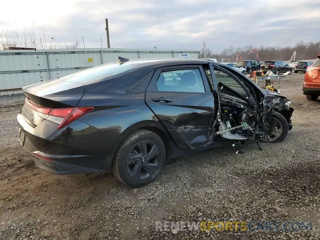 3 Photograph of a damaged car 5NPLS4AG4NH083856 HYUNDAI ELANTRA 2022
