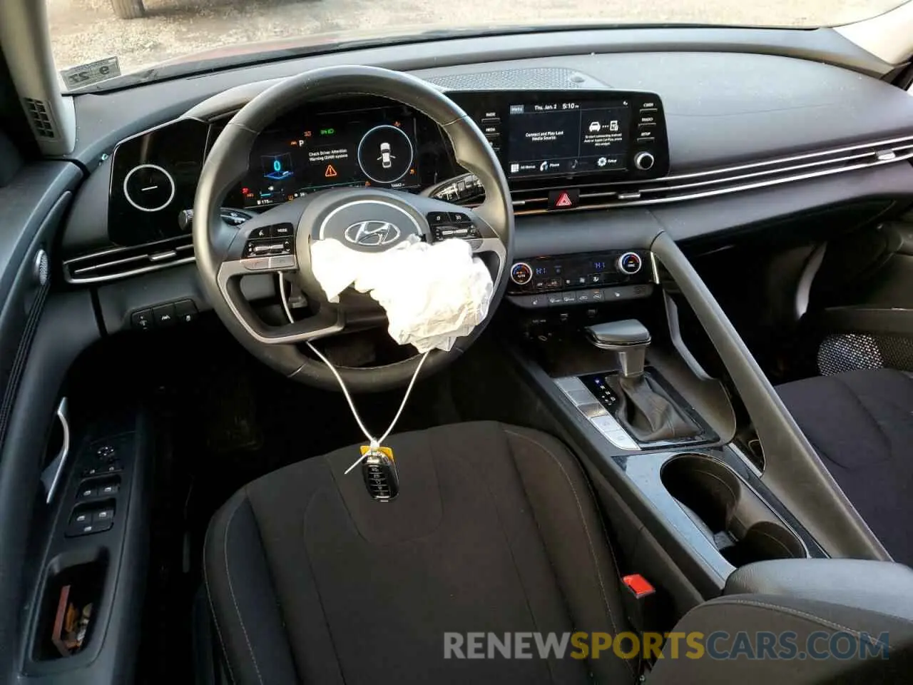 8 Photograph of a damaged car 5NPLS4AG4NH083856 HYUNDAI ELANTRA 2022