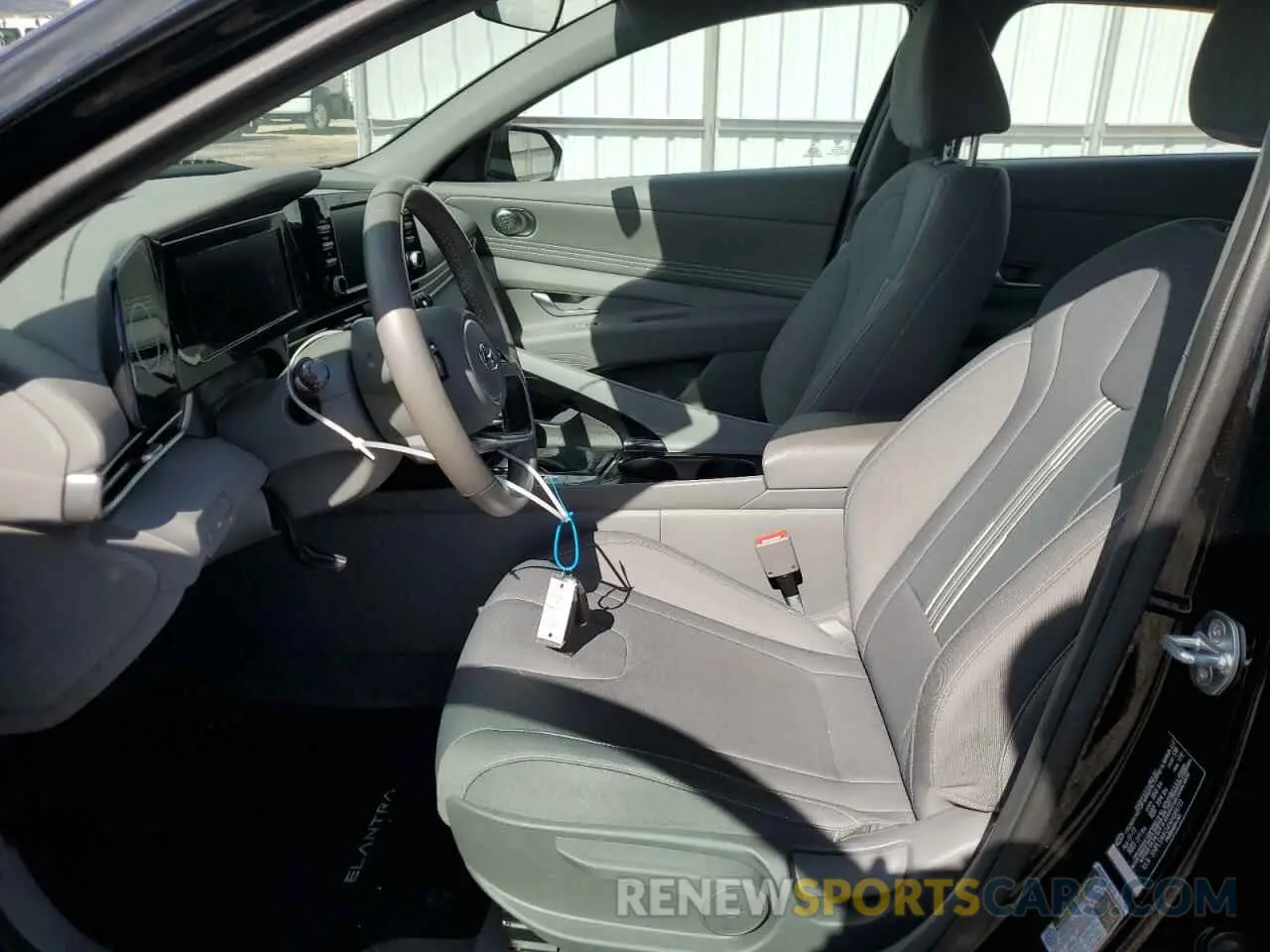 7 Photograph of a damaged car 5NPLS4AG4NH085722 HYUNDAI ELANTRA 2022