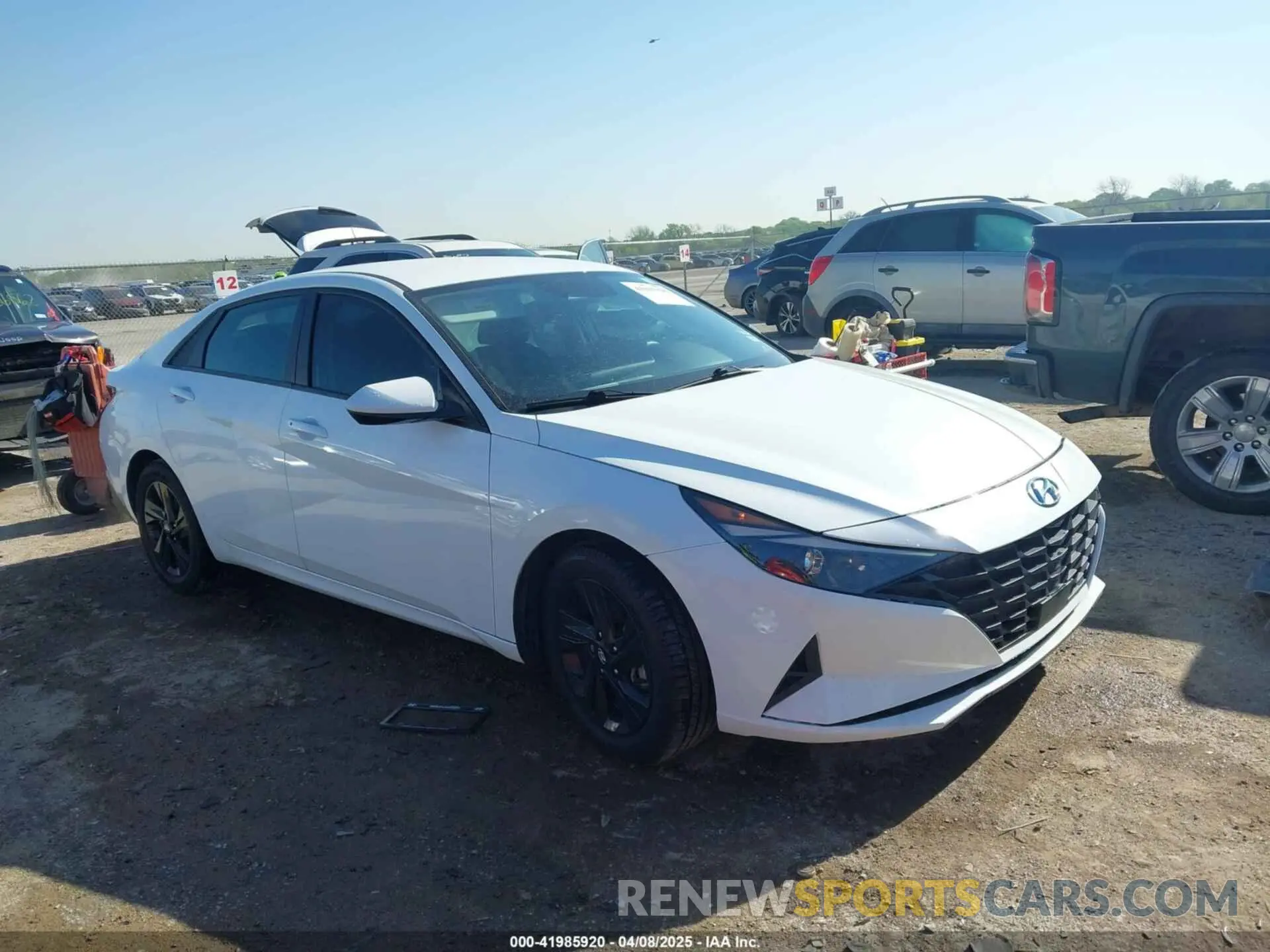 1 Фотография поврежденного автомобиля 5NPLS4AG5NH060635 HYUNDAI ELANTRA 2022