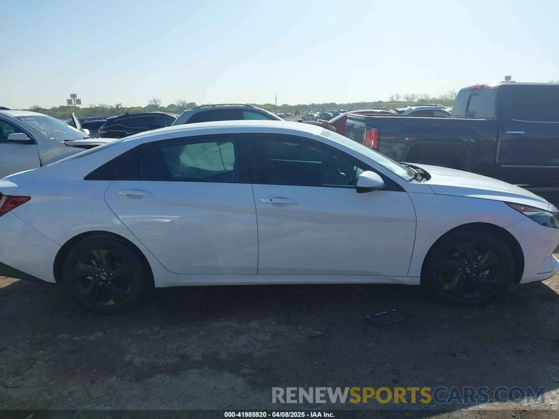 13 Фотография поврежденного автомобиля 5NPLS4AG5NH060635 HYUNDAI ELANTRA 2022