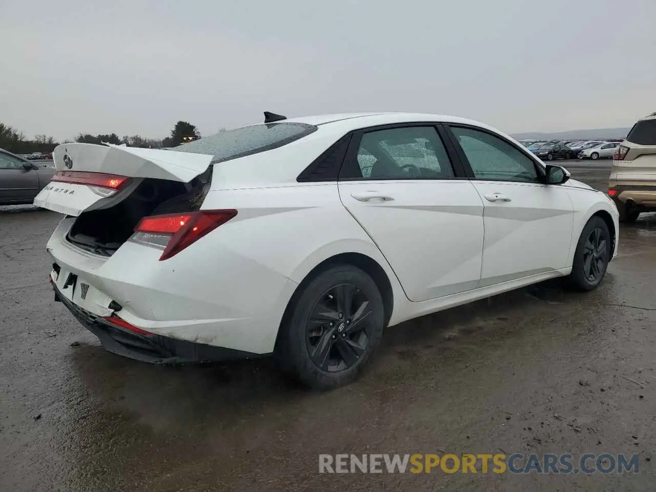 3 Photograph of a damaged car 5NPLS4AG6NH063060 HYUNDAI ELANTRA 2022