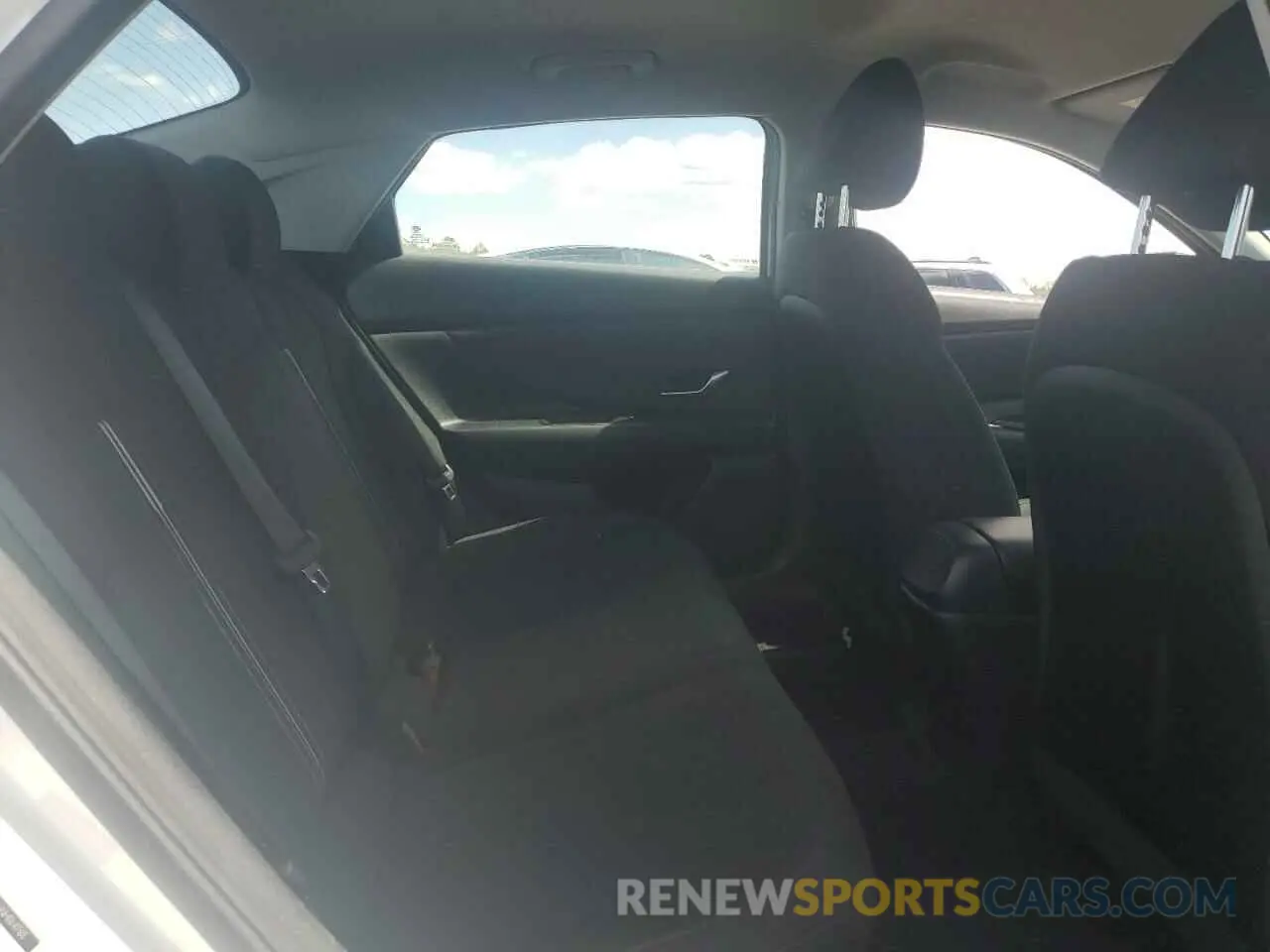 10 Photograph of a damaged car 5NPLS4AG6NH064760 HYUNDAI ELANTRA 2022