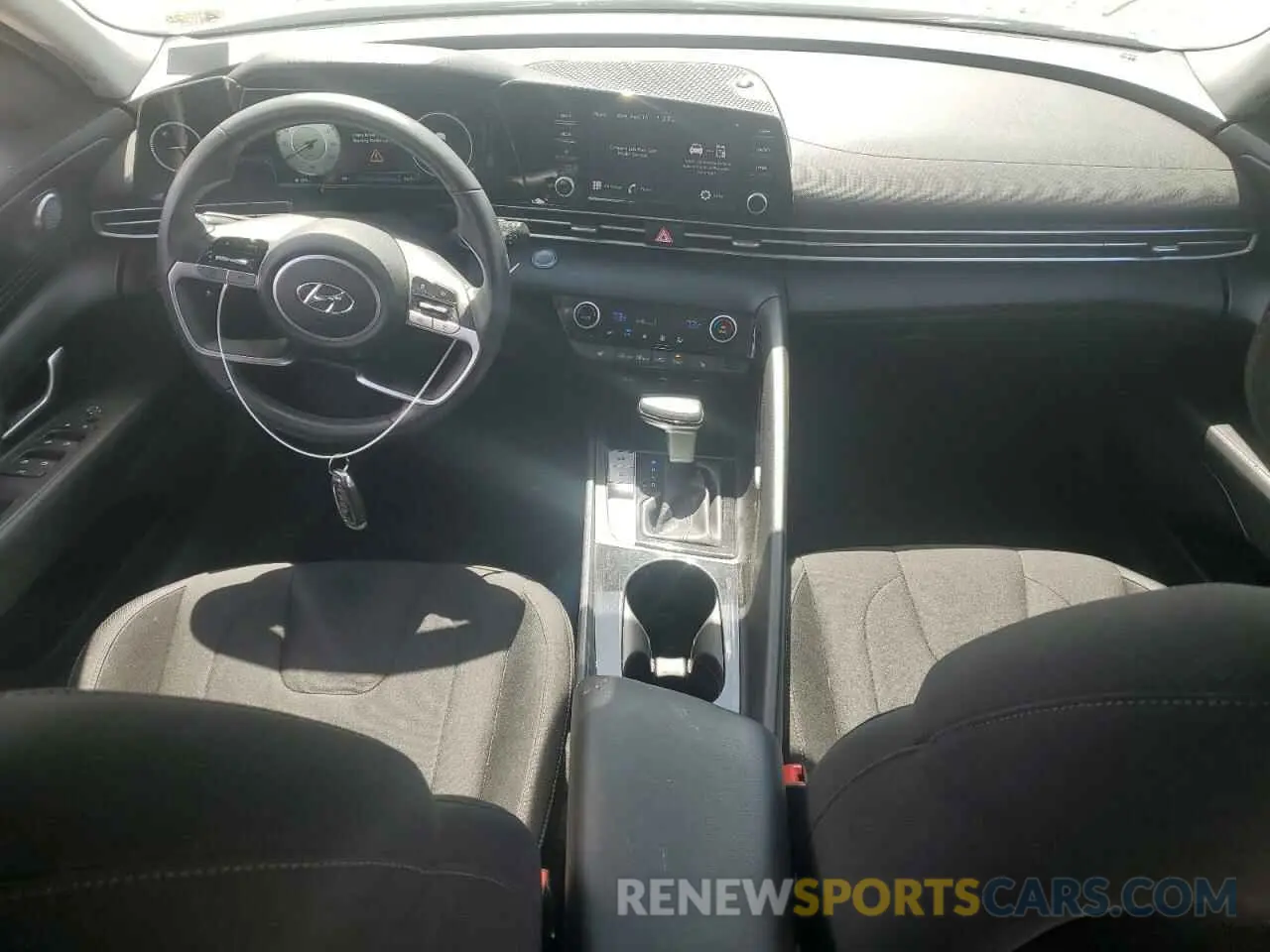 8 Photograph of a damaged car 5NPLS4AG6NH064760 HYUNDAI ELANTRA 2022