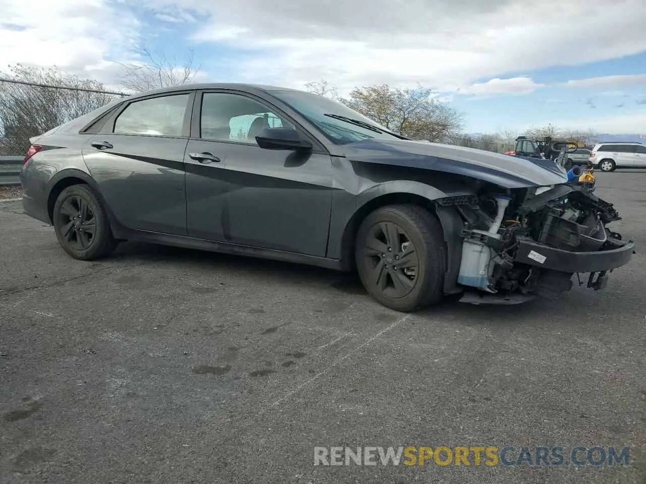 4 Photograph of a damaged car 5NPLS4AG7NH082300 HYUNDAI ELANTRA 2022