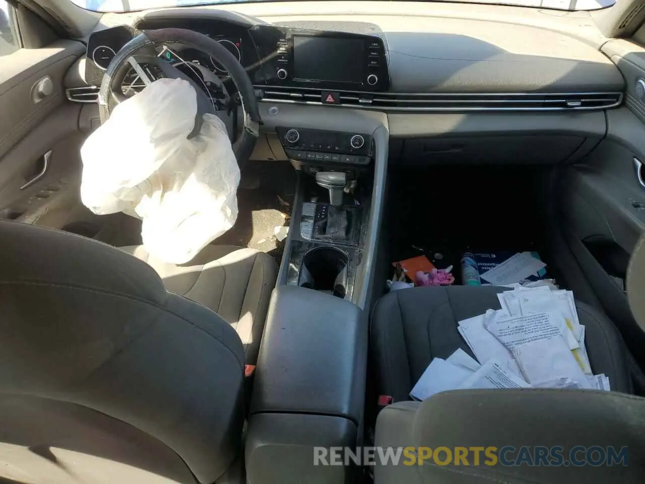 8 Photograph of a damaged car 5NPLS4AG8NH060208 HYUNDAI ELANTRA 2022