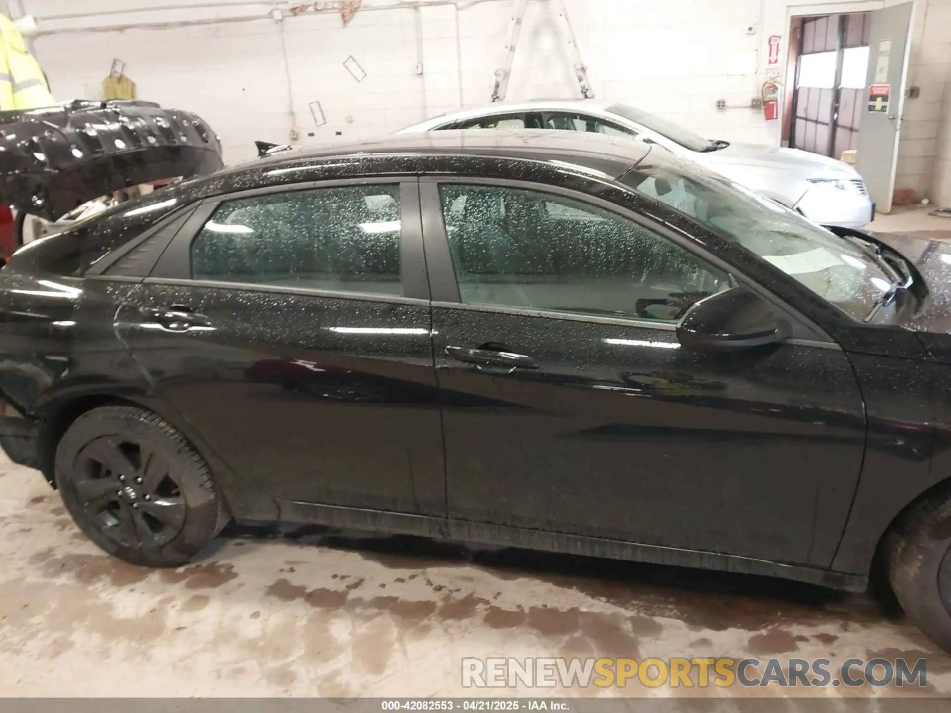 14 Photograph of a damaged car 5NPLS4AG8NH071158 HYUNDAI ELANTRA 2022